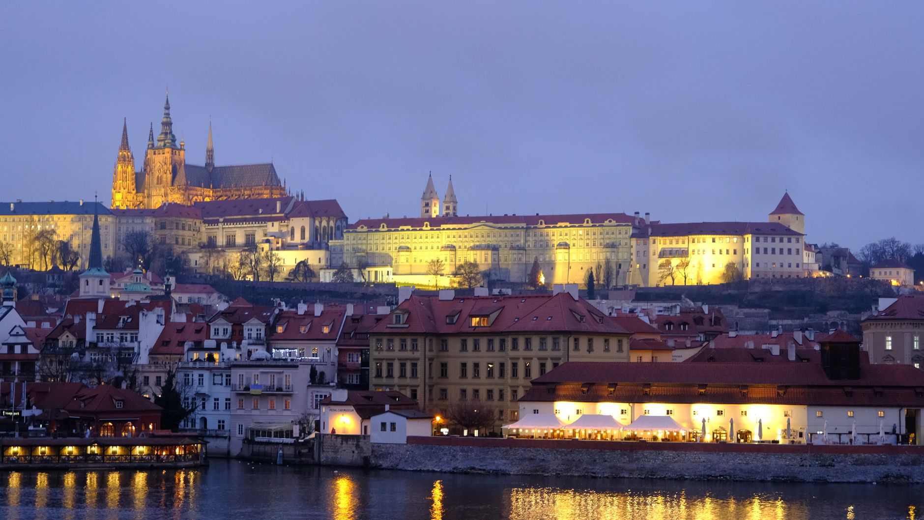 Praga Segura para Mujeres que Viajan Solas en 2026