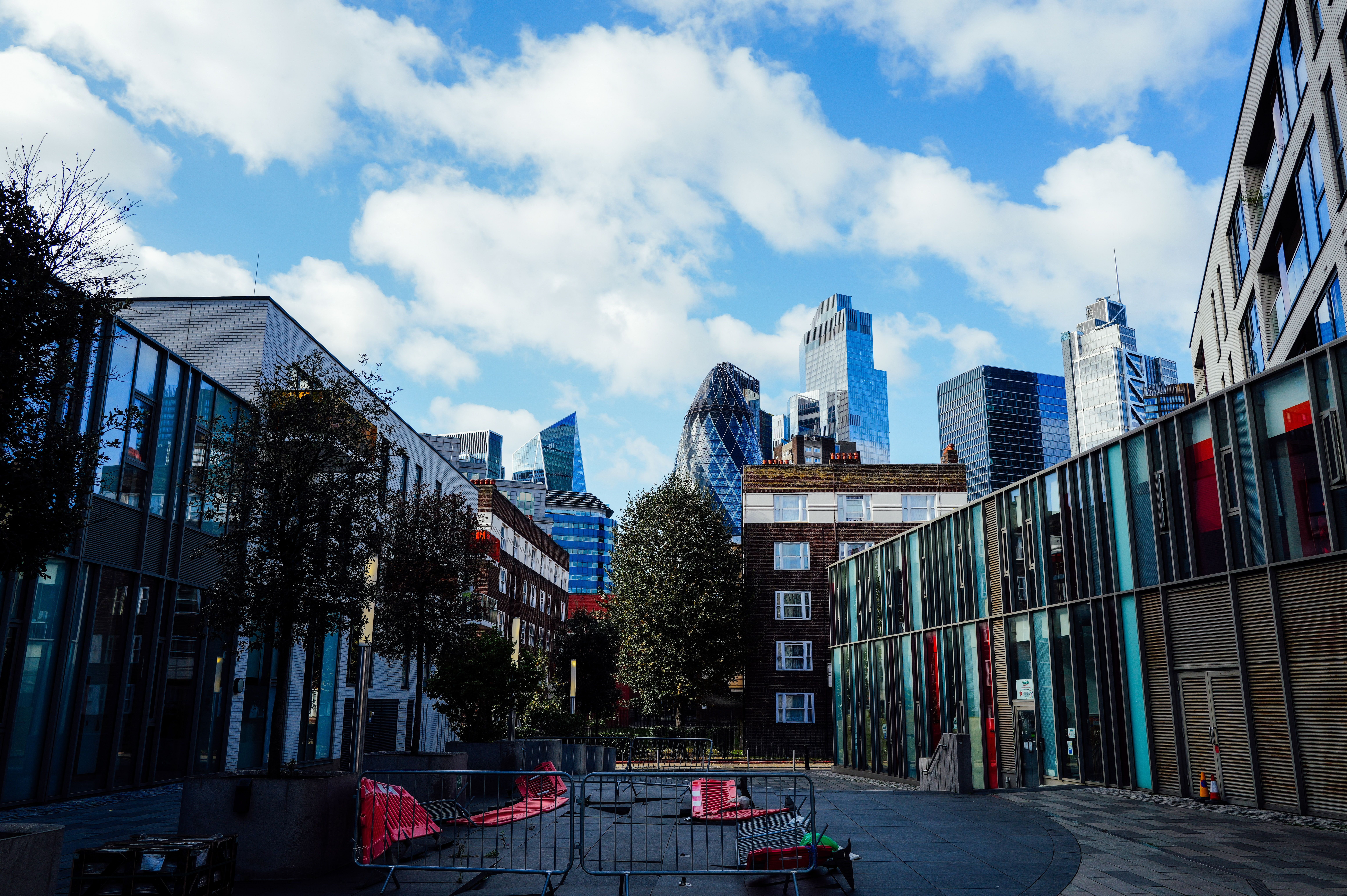 Global Commercial Insurance Rates Fall 5% as Property Declines Offset US Casualty Pressure — Photo by Adrien Olichon on Pexel