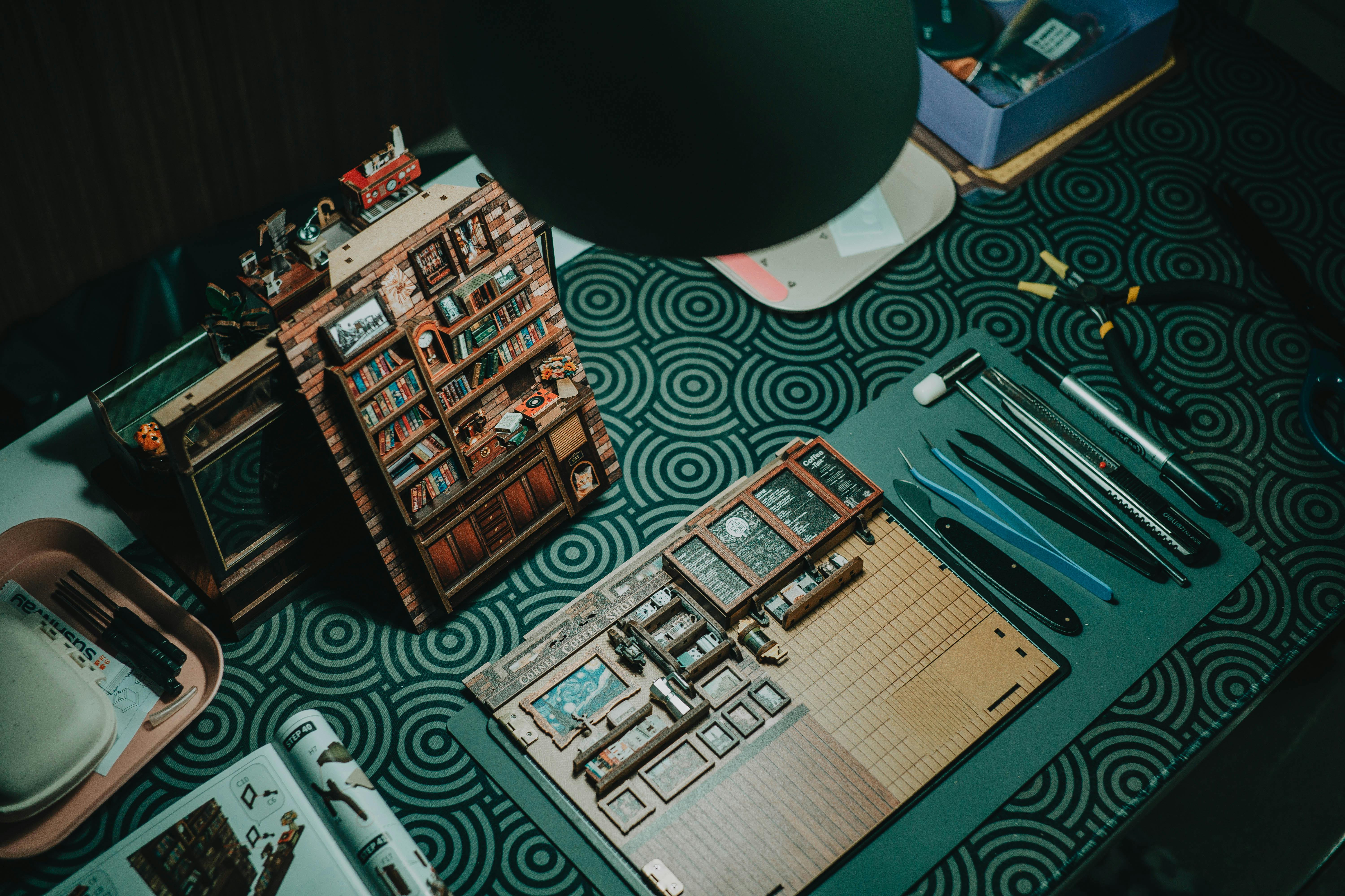 bezplatná Základová fotografie zdarma na téma crafting, detailní práce, detailní řemeslné zpracování Základová fotografie