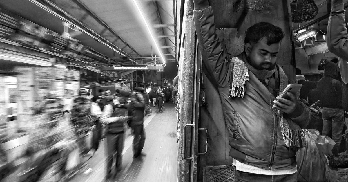 Digital Divide Hinders India's Public Health Equity