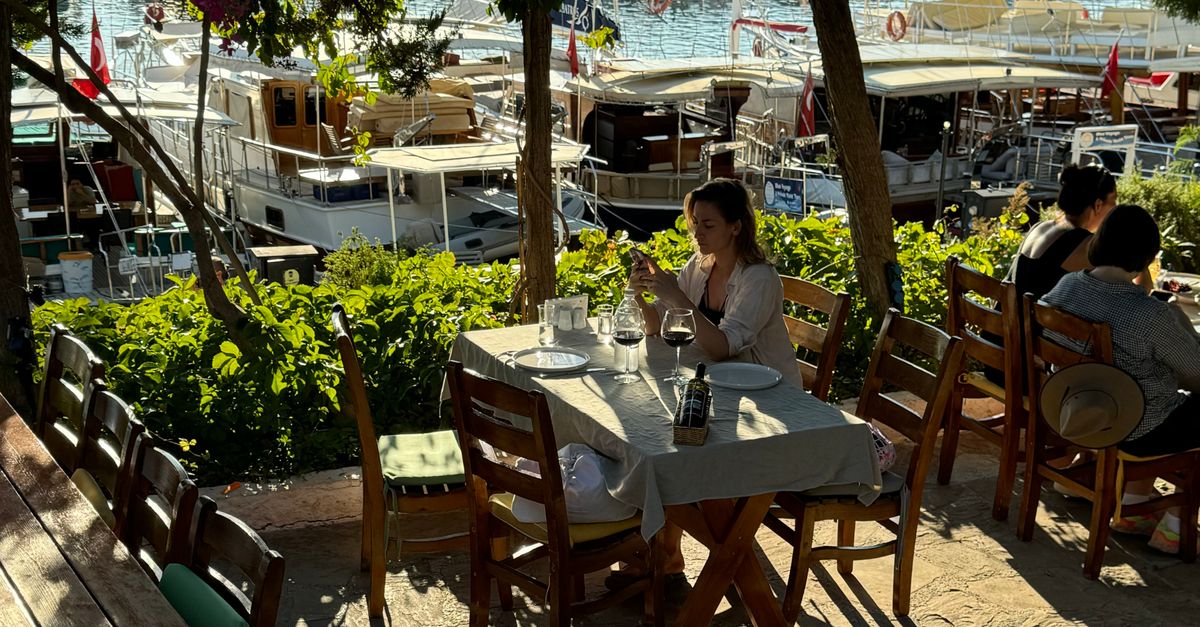 Γιατί νιώθω ζάλη αμέσως μετά από ένα μεγάλο και βαρύ γεύμα;
