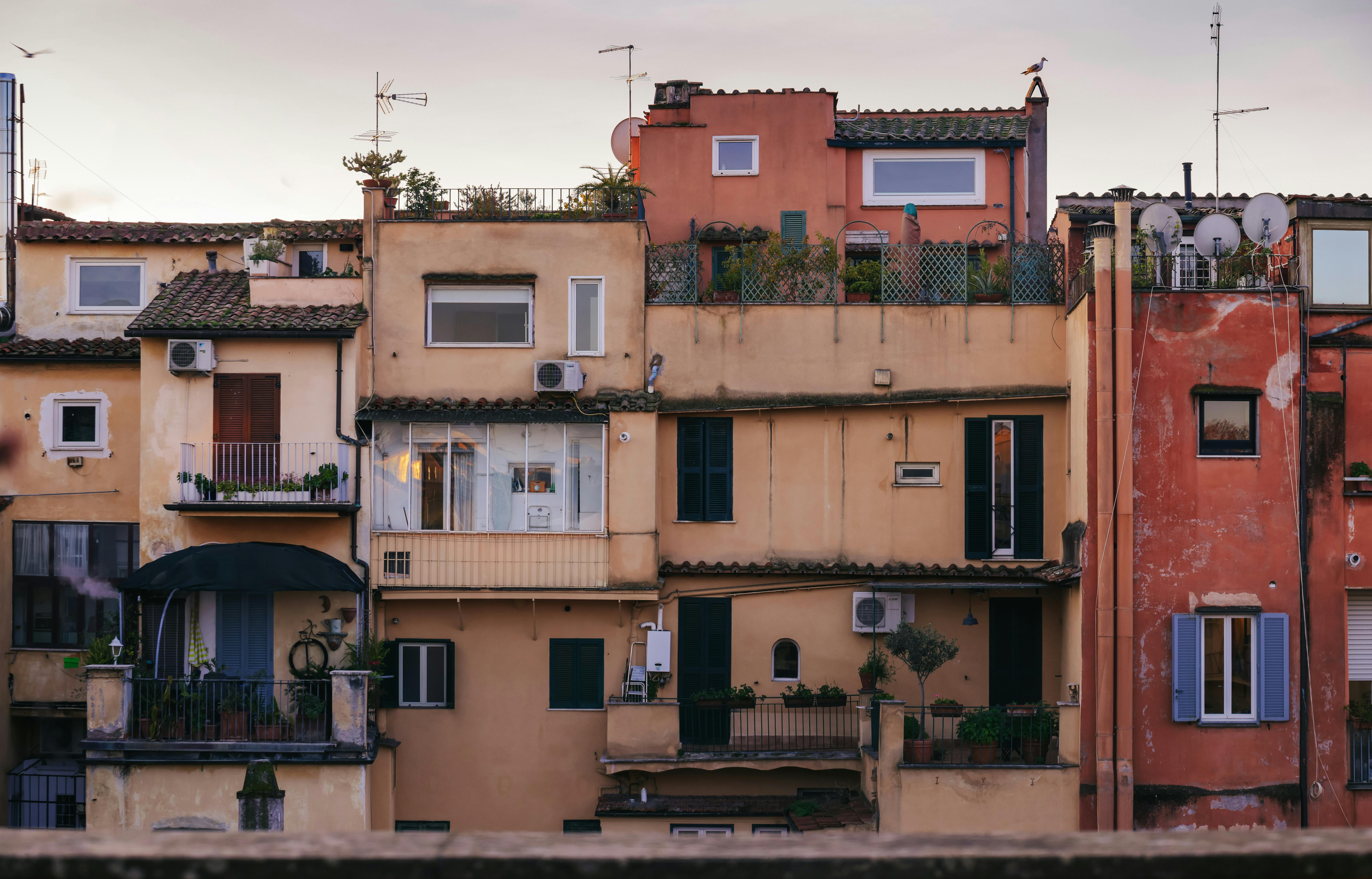 How Professionals Handle Water Damage in Multi-Story Homes