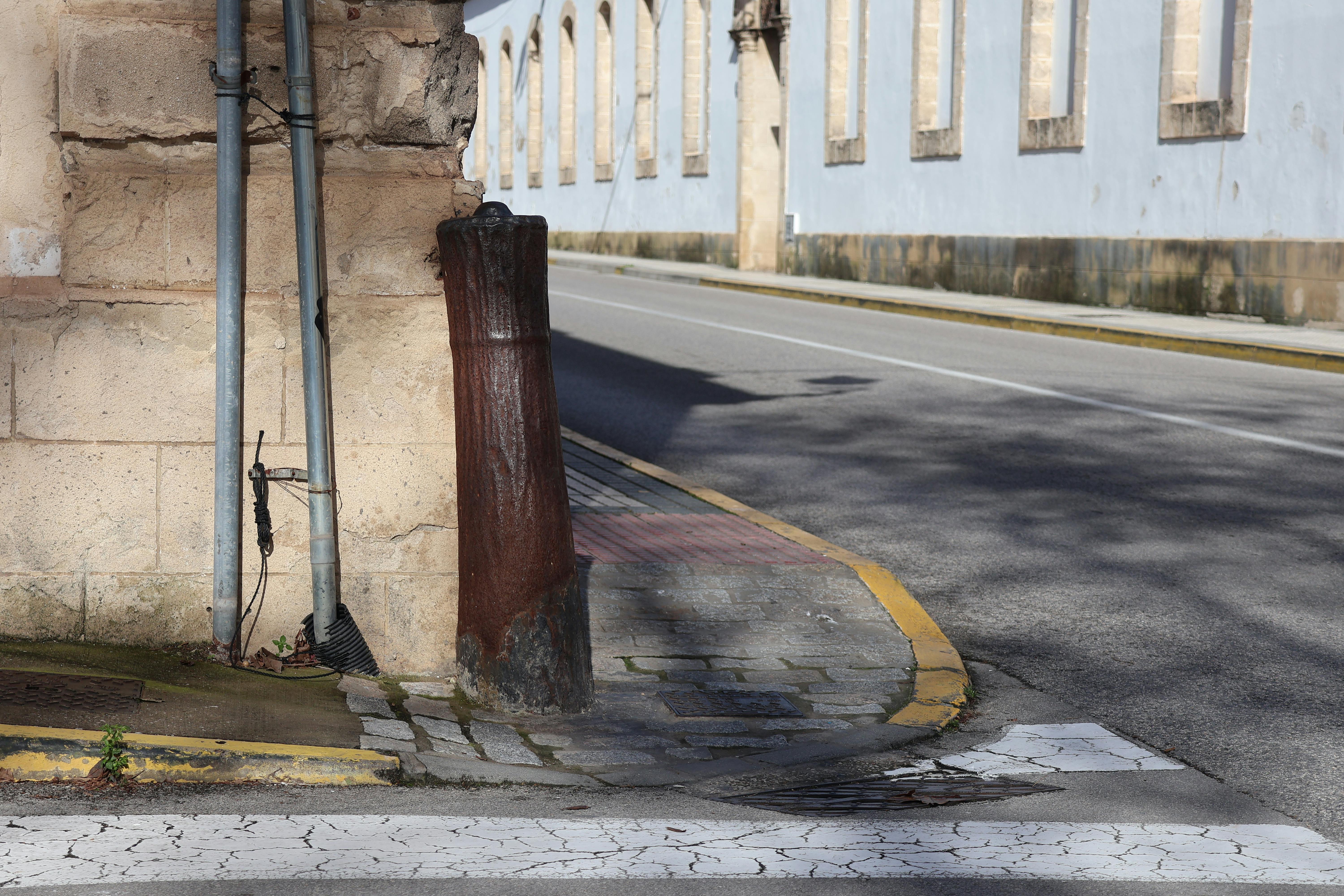 Gratis Angolo di strada a El Puerto de Santa María con architettura rustica e strada deserta. Foto a disposizione
