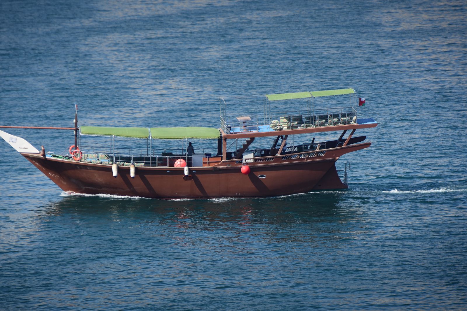 Musandam Dhow Cruise and Fjord Itinerary (2026): 4-Day Khasab and Zighy Bay Rotation
