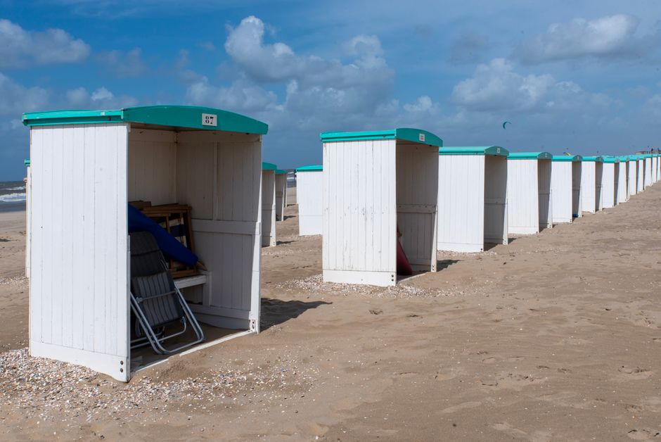 4 Best Family-Friendly Beaches Near Amsterdam (Wijk Aan Zee to Zandvoort)