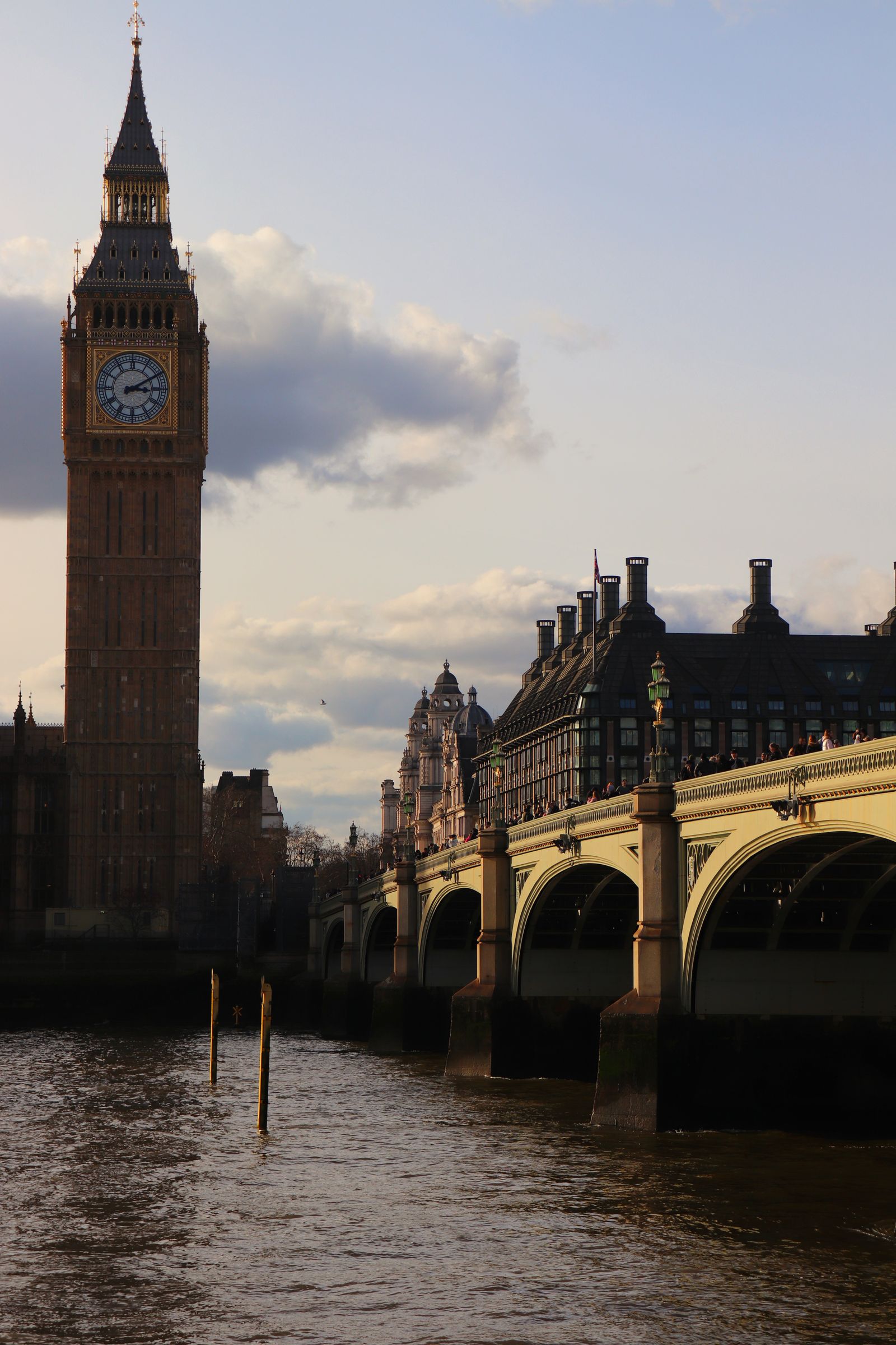 Cazare în Londra: Big Ben și podul Westminster