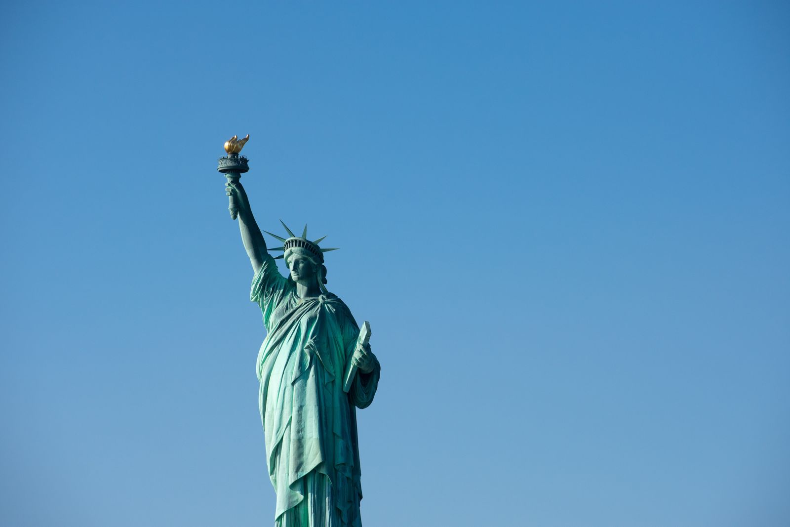 Statue Of Liberty Harbor 4K wallpaper
