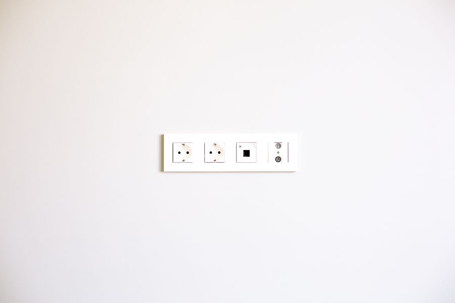 Premium power outlets array