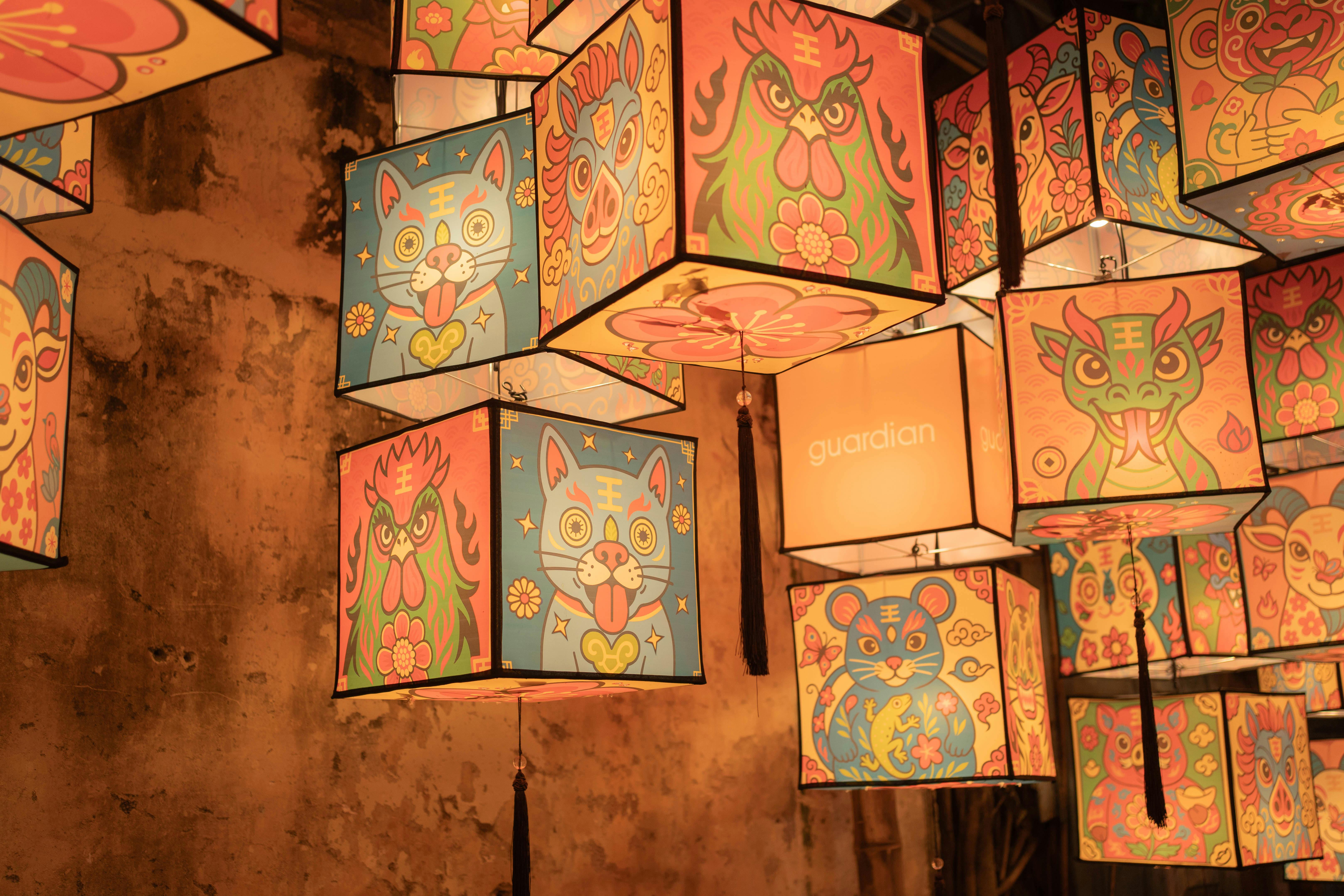 生活：周見信插畫化身巨型燈籠 溫哥華展出引發熱潮