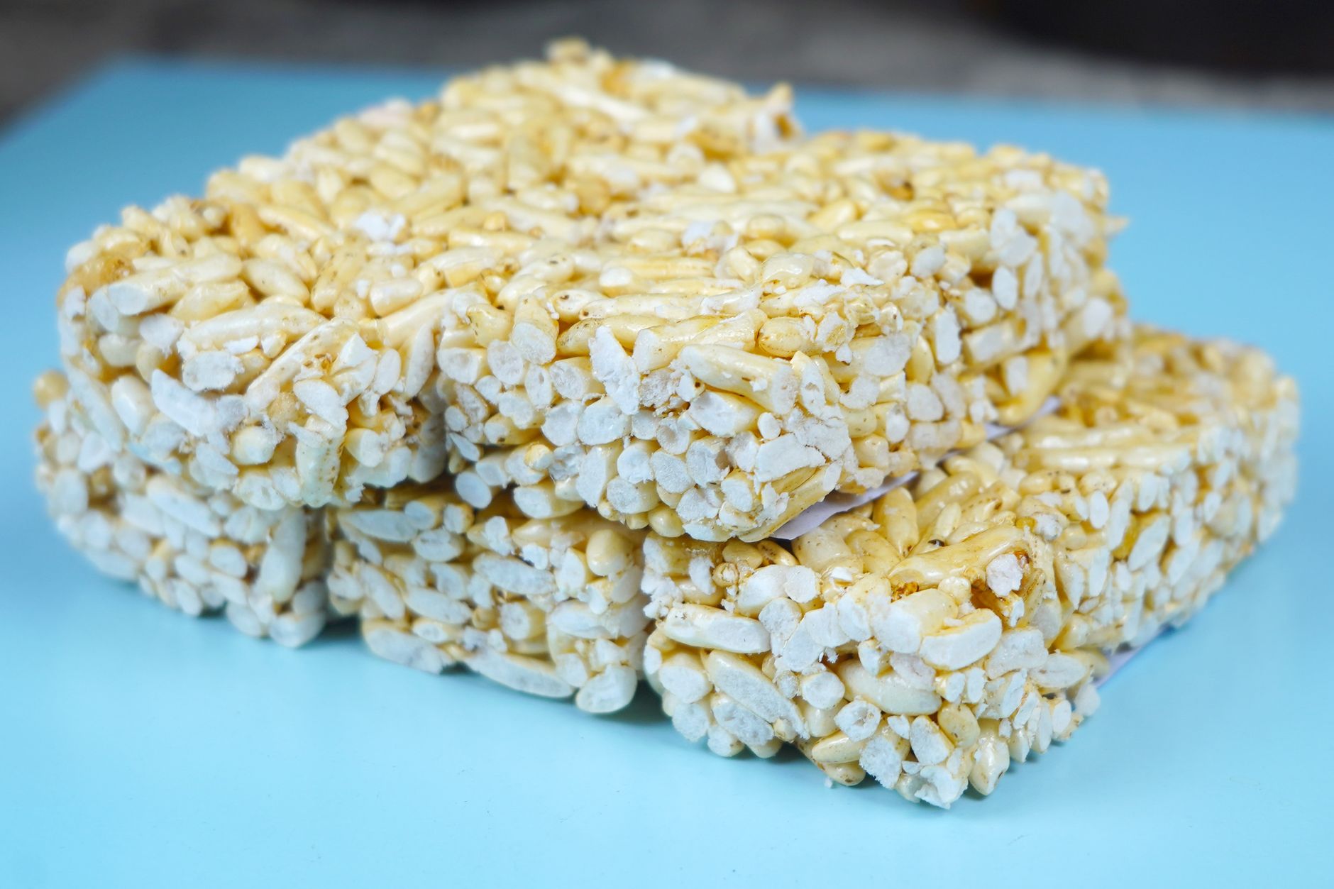 Rice Krispies and gluten-free label on cereal box shelf