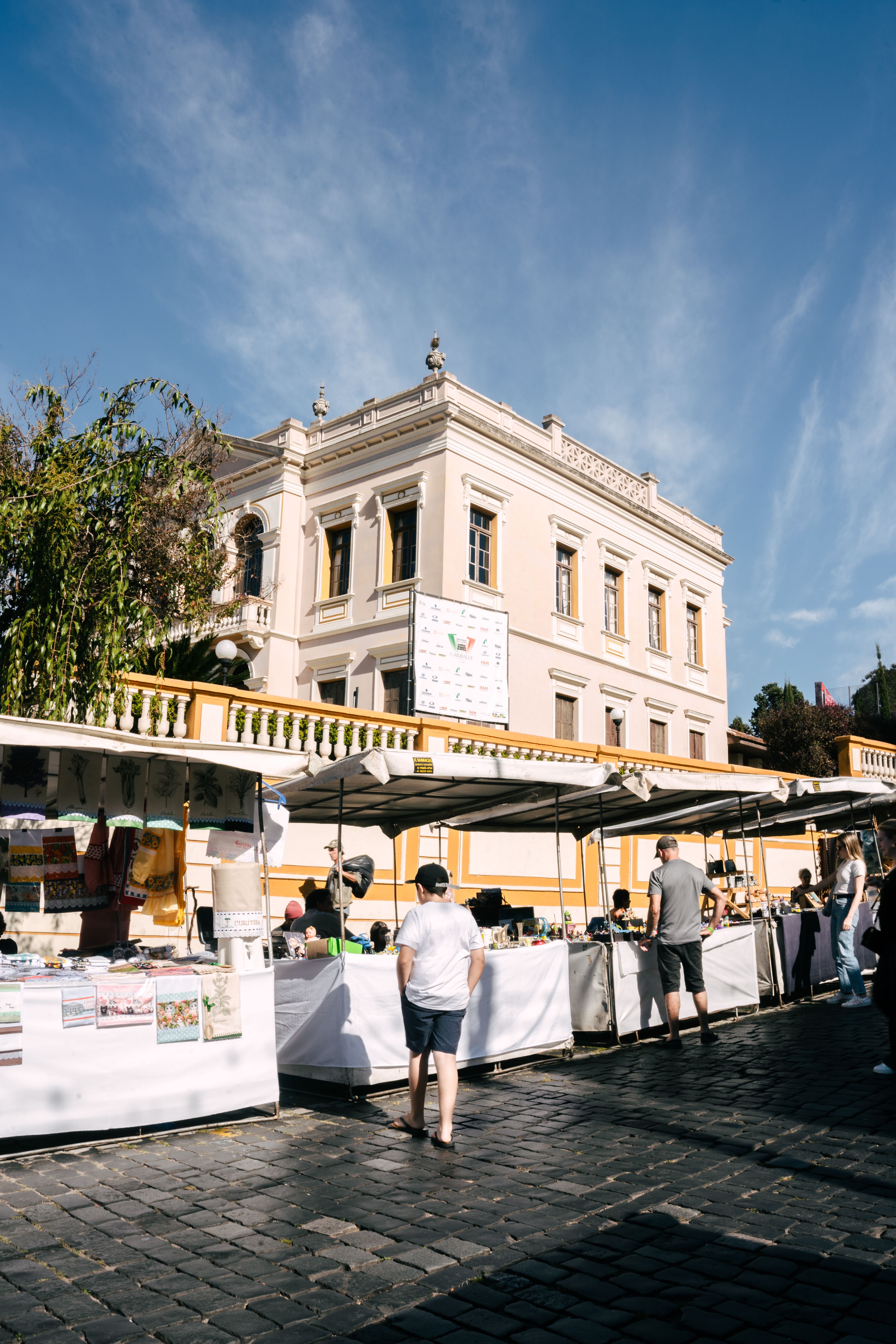 Street Market in Front of Curitiba Museum · Free Stock Photo