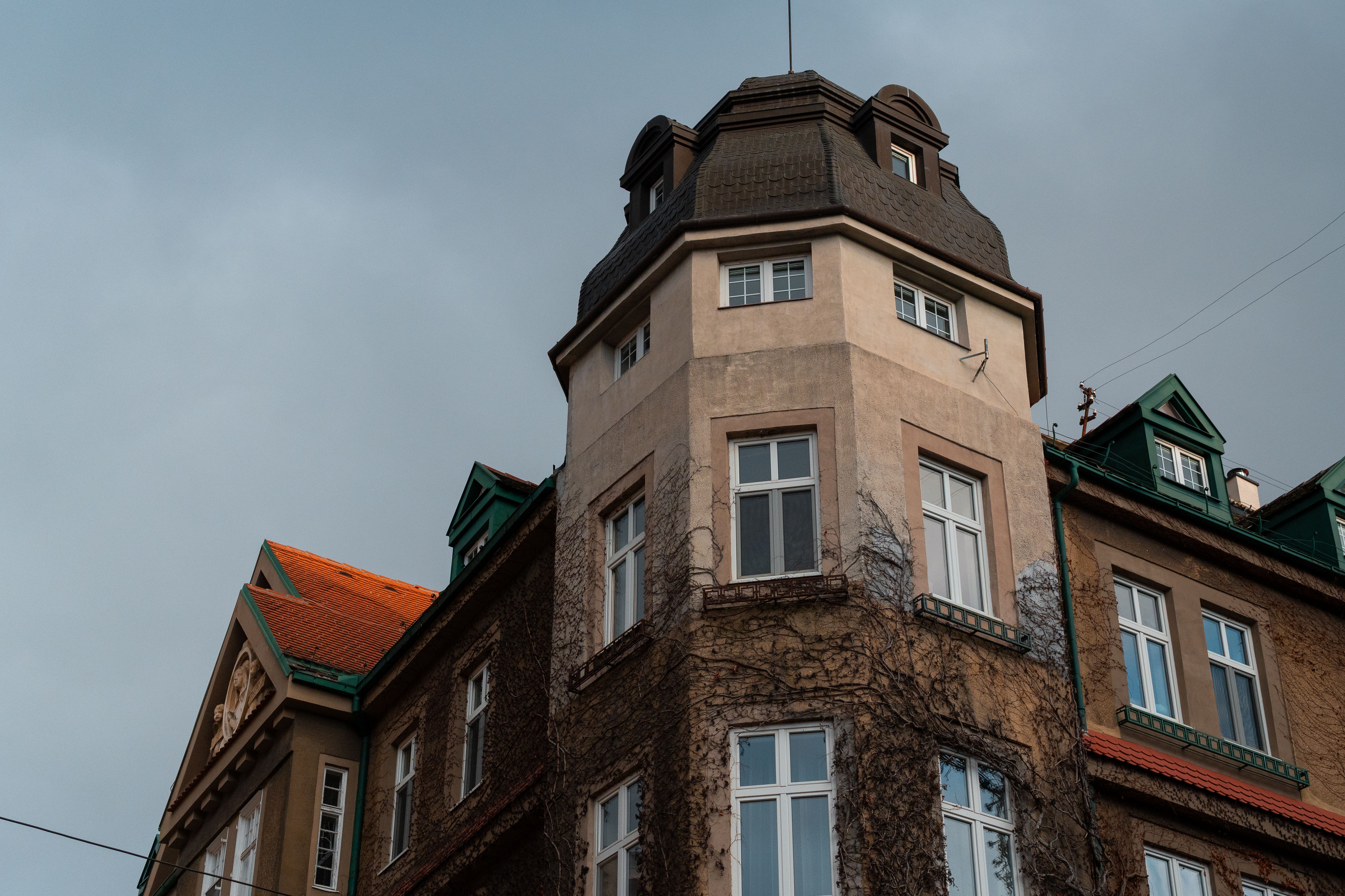Charming European Architectural Building in Autumn Light · Free Stock Photo