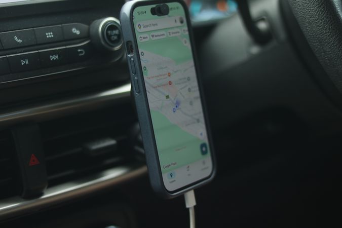 Affordable Magnetic Car Mounts Under $30 (2026) – Secure, Practical, and Budget-Savvy Picks