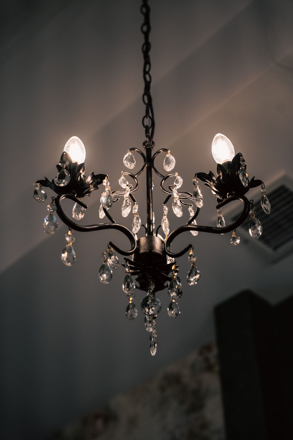 Điều chỉnh độ sáng linh hoạt cho phòng khách