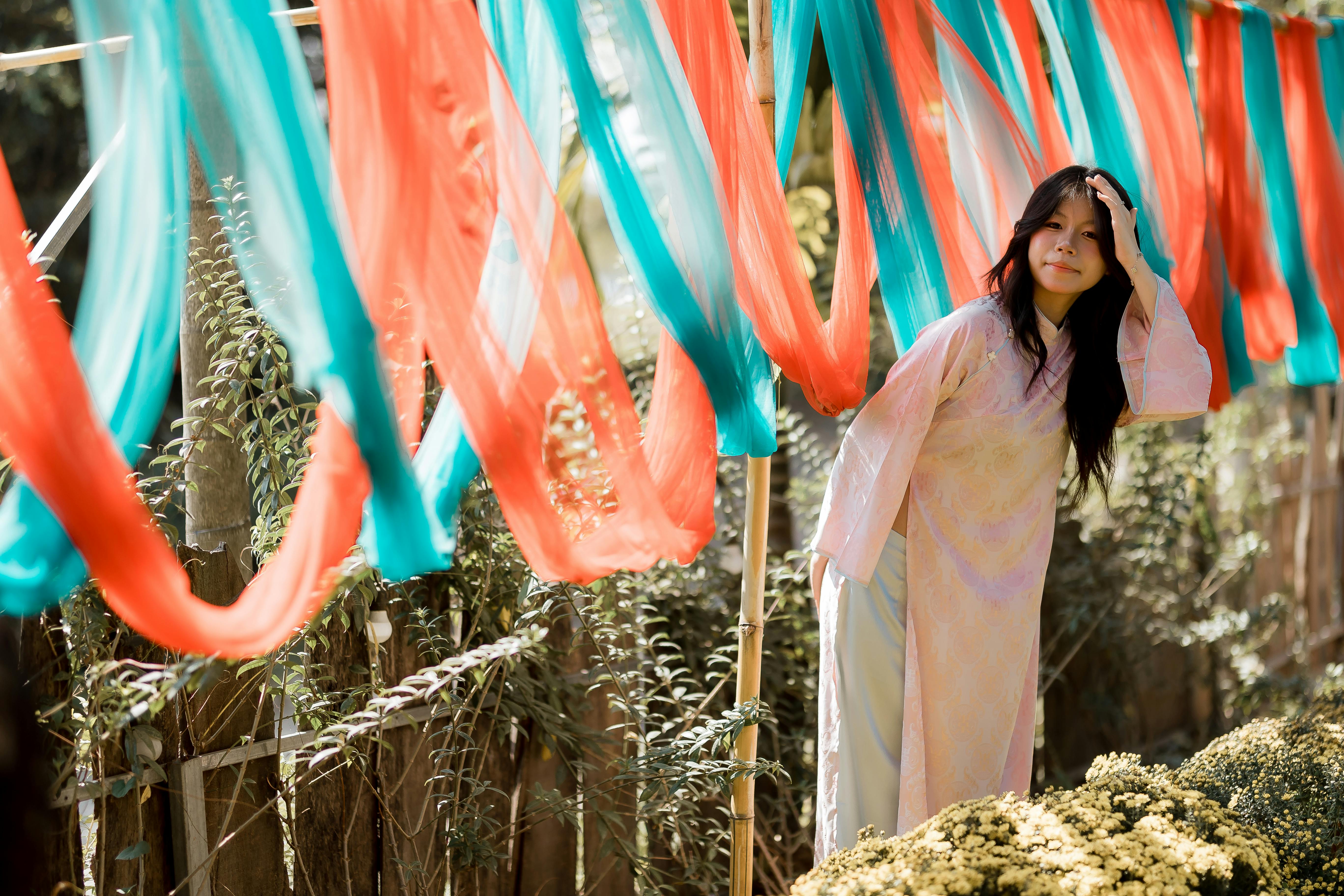I'm Adding More Color to My Spring Wardrobe Thanks to Vintage Fashion — Photo by 🇻🇳🇻🇳Nguyễn Tiến Thịnh 🇻🇳🇻🇳 on Pexels