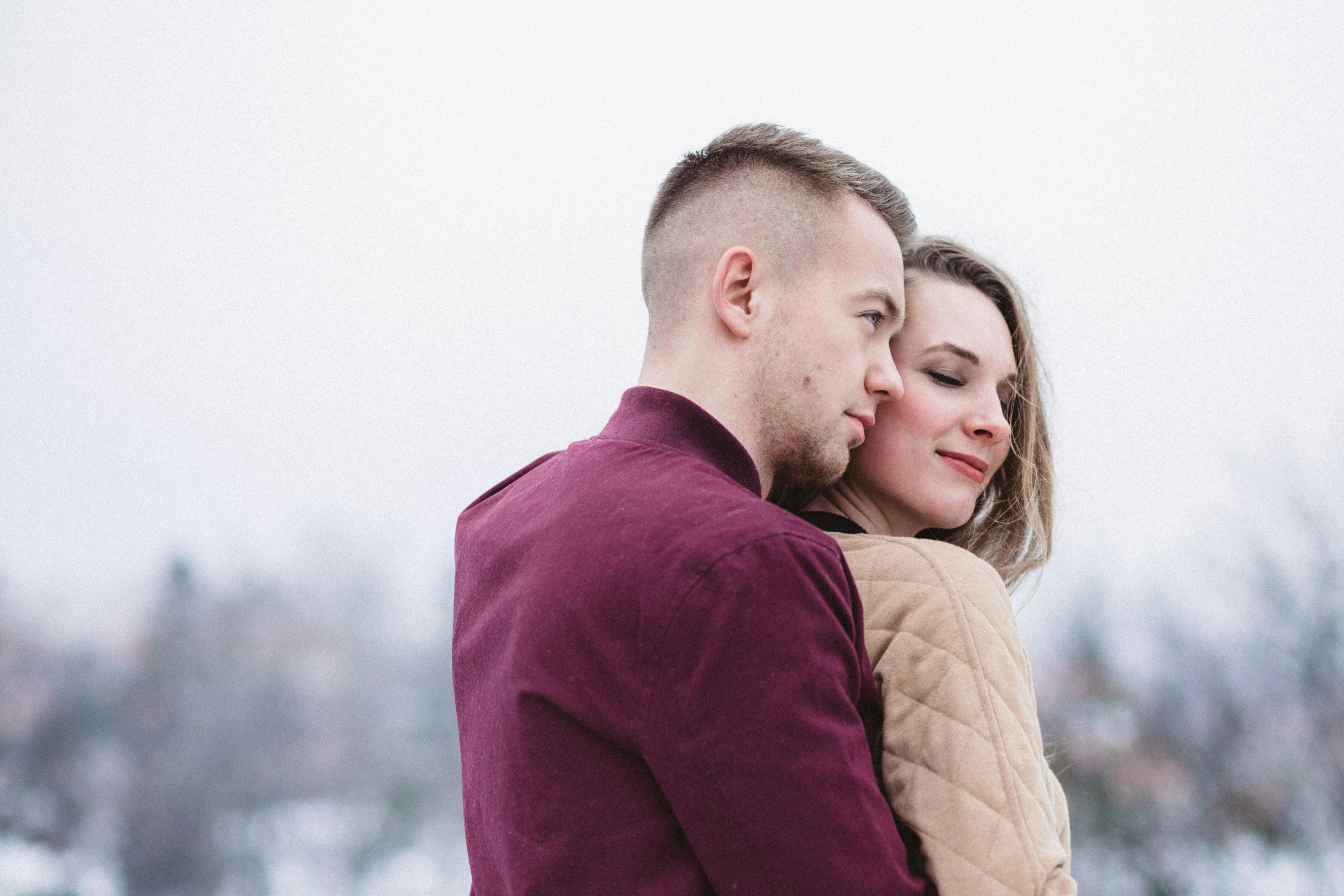 close-up-photograph-of-woman-kissing-man-free-stock-photo