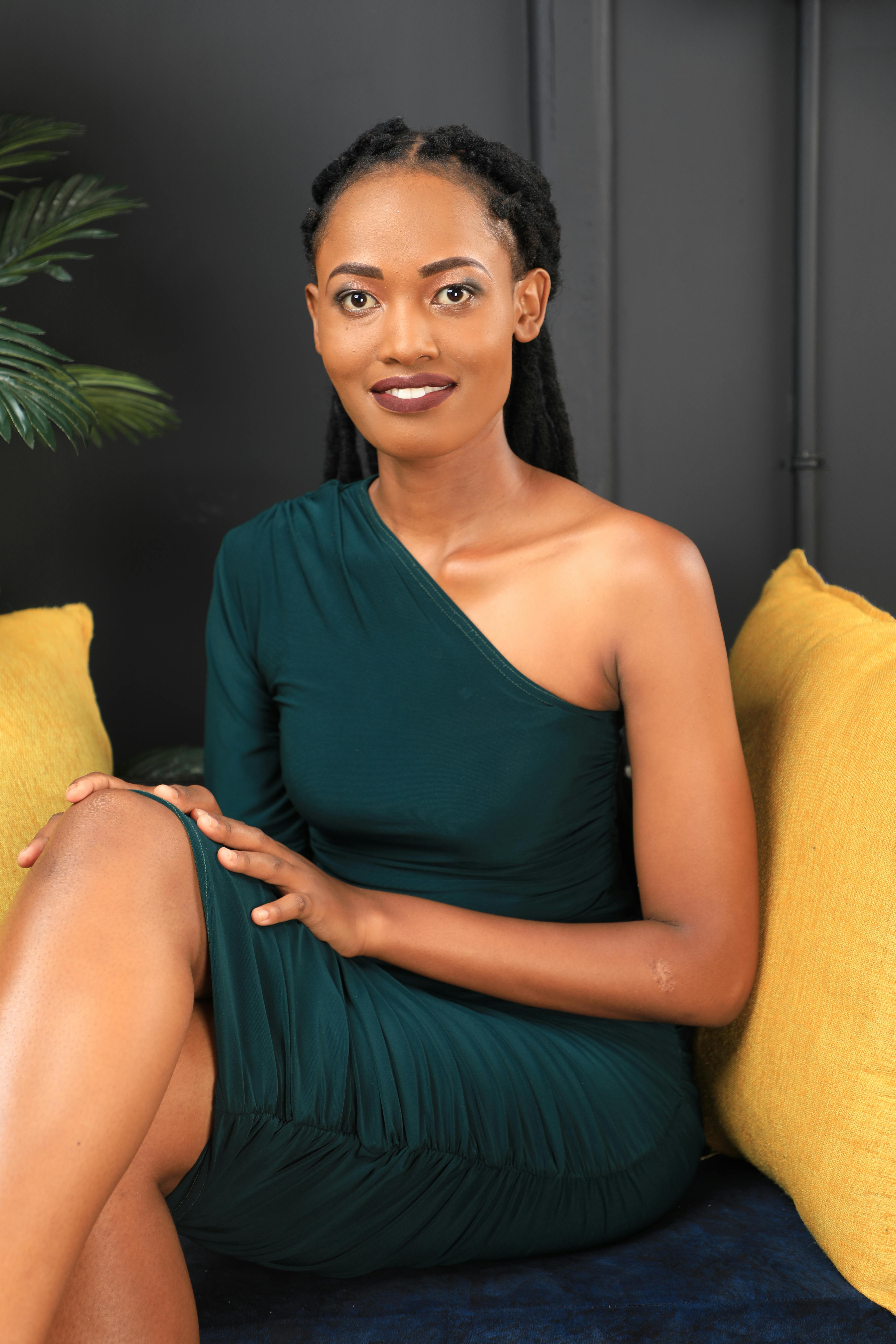 Gratis Immagine gratuita di abbigliamento, abito monospalla, afro Foto a disposizione