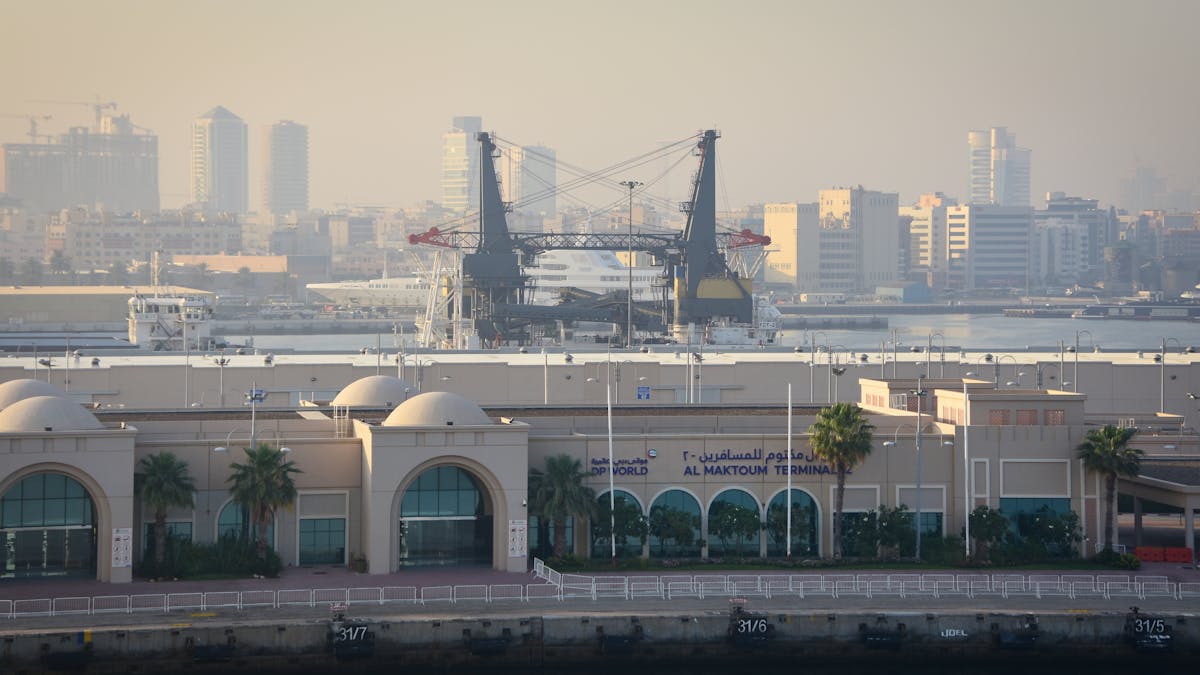 Iran Strikes Disrupt UAE Markets as Strait of Hormuz Hangs in Balance