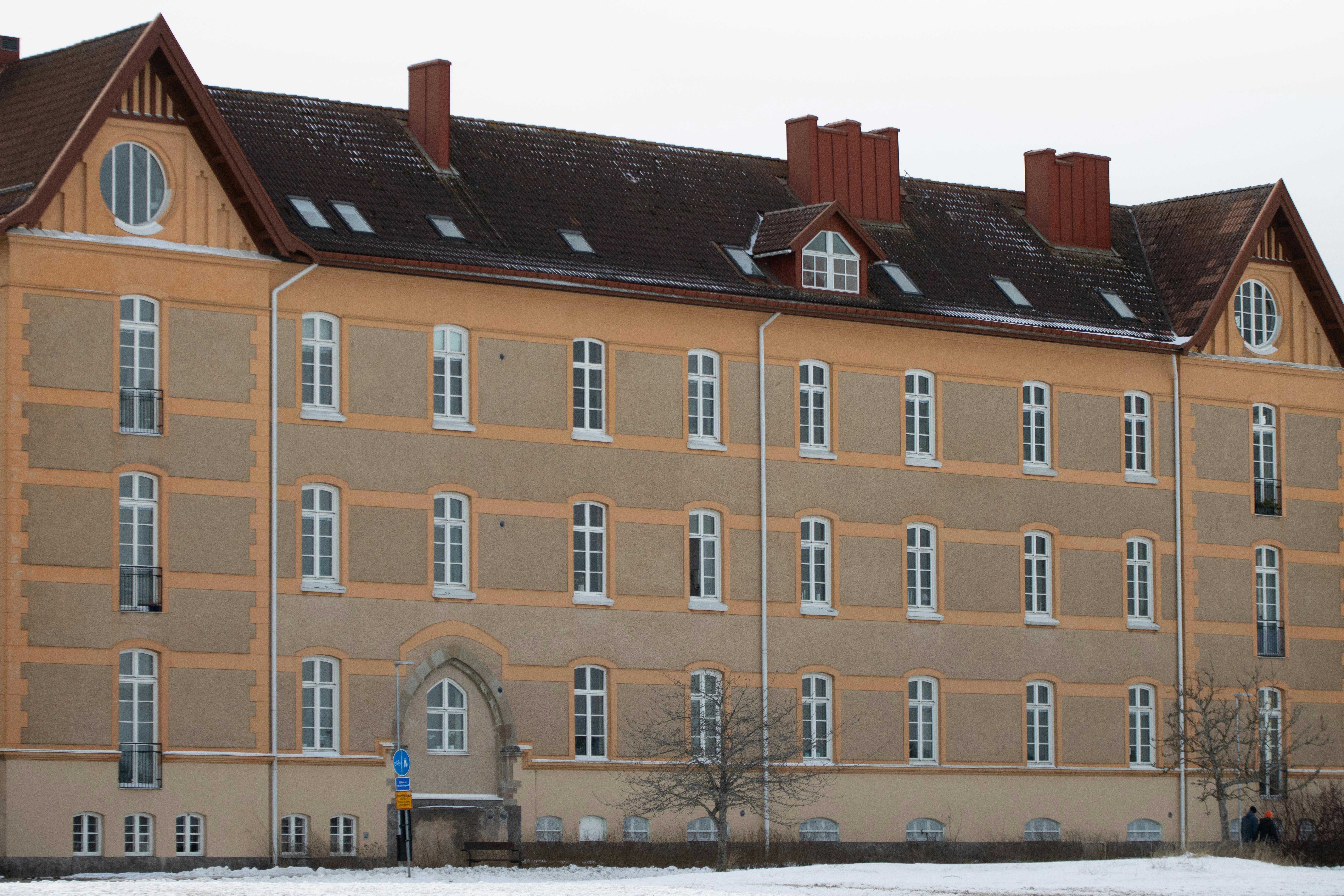 Ilmainen Suuri historiallinen rakennus Jönköpingissä, Ruotsissa, kuvattuna talvella. Kuvapankkikuva