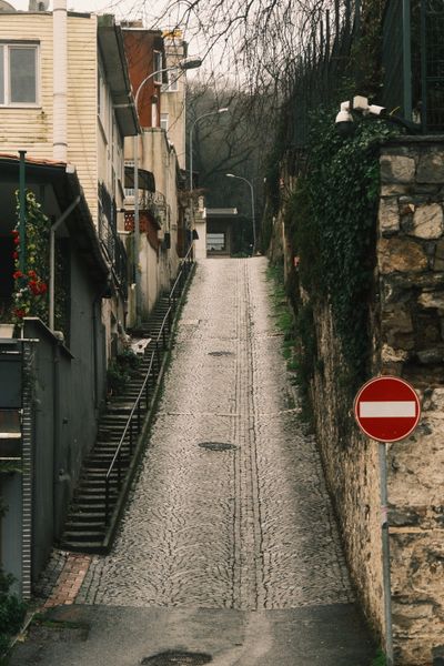 Cobbled hillside lane by Muhammed DOS on Pexels