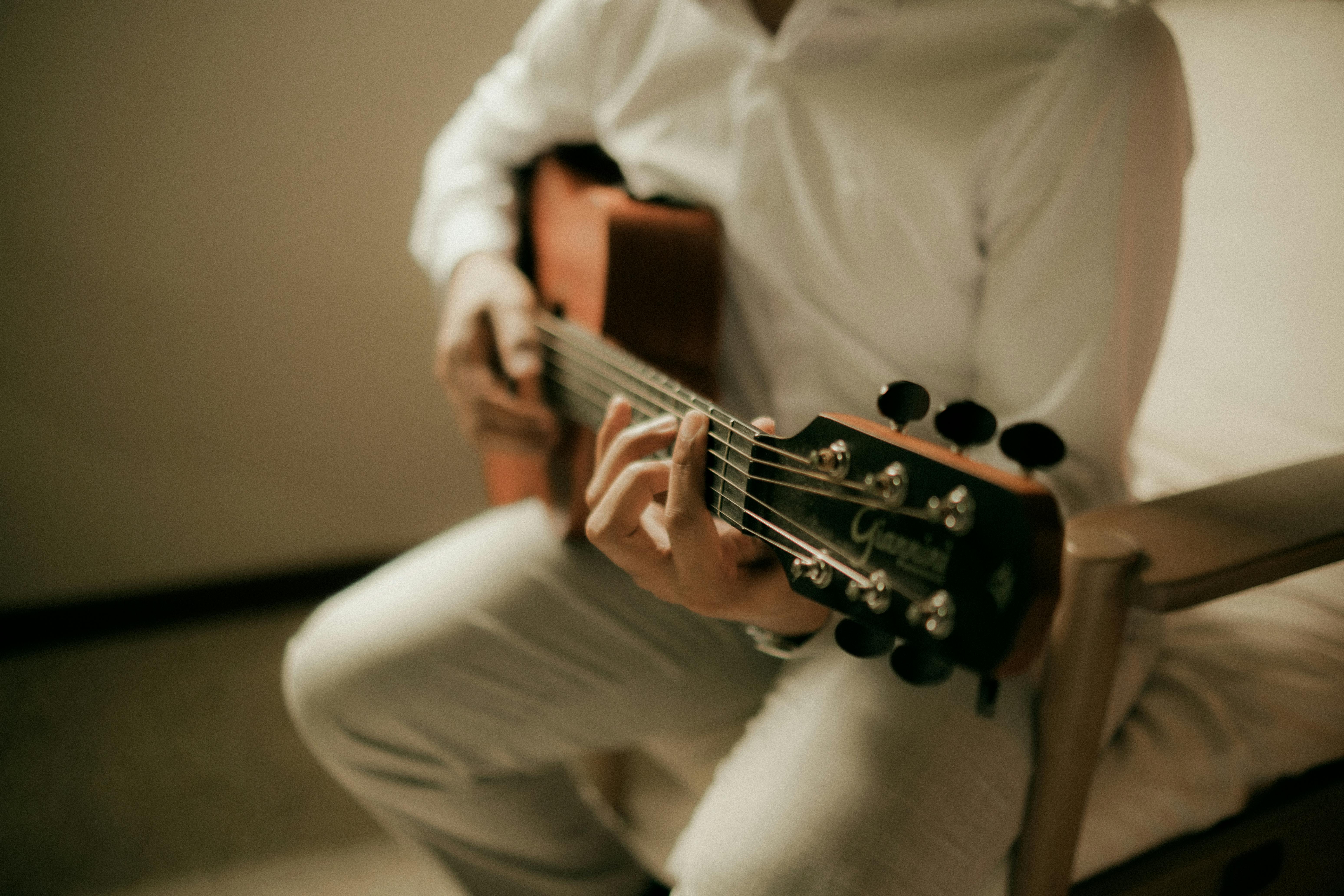 ฟรี คลังภาพถ่ายฟรี ของ กระบวนการสร้างสรรค์, การผ่อนคลาย, การเล่นอะคูสติก คลังภาพถ่าย