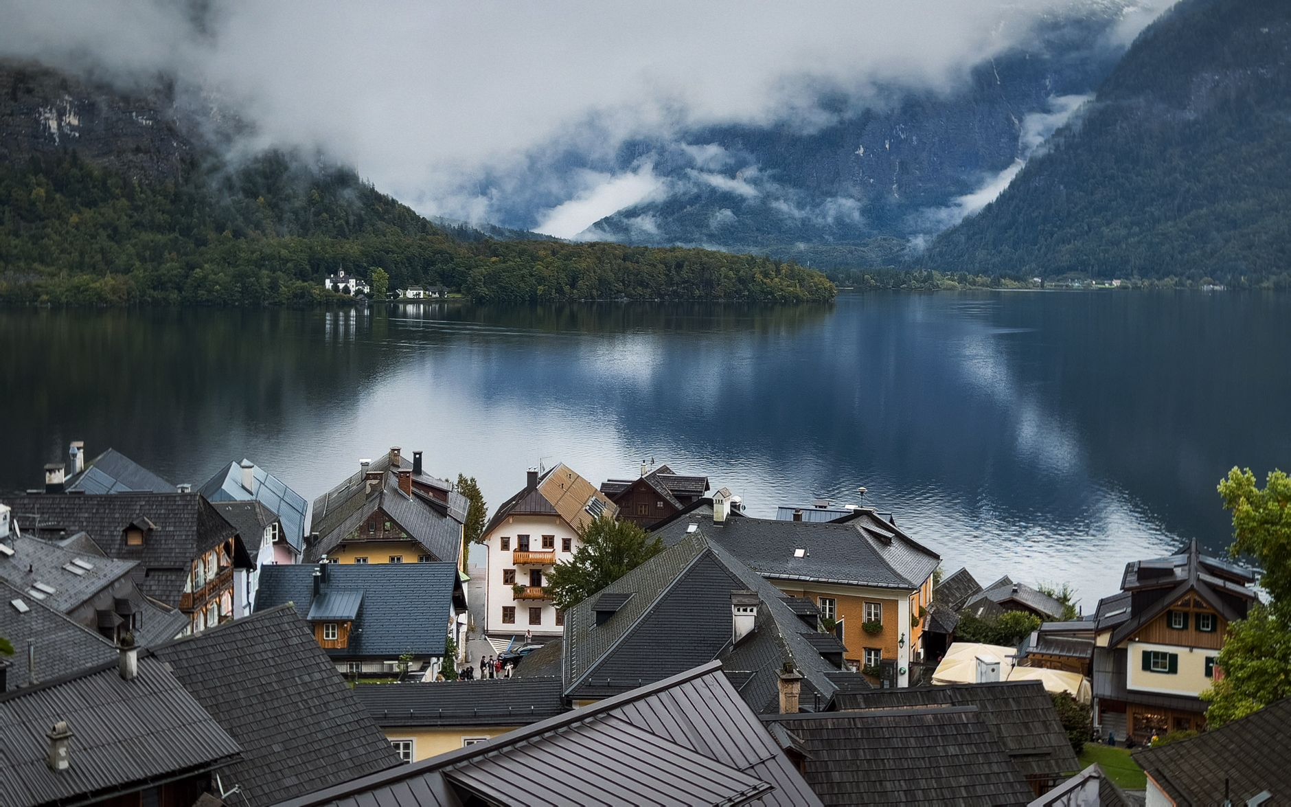 Hallstatt, Austria: Desa Terindah di Dunia yang Wajib Masuk Bucket List Liburanmu!