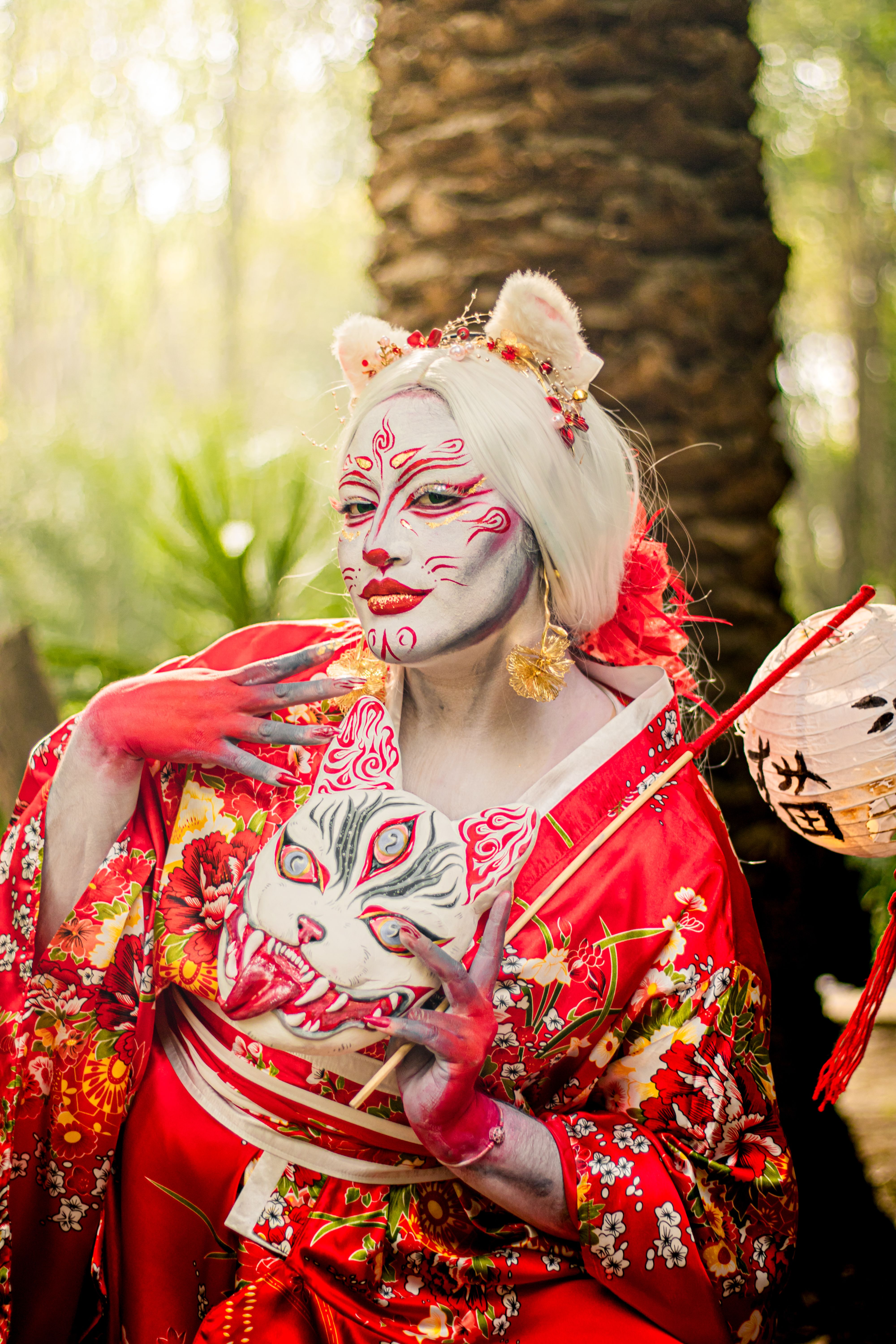 Traditional Japanese Kimono and Artistic Makeup in Park · Free Stock Photo