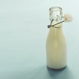 A swing-top bottle of oat milk — Zakhar Vozhdaienko on Pexels