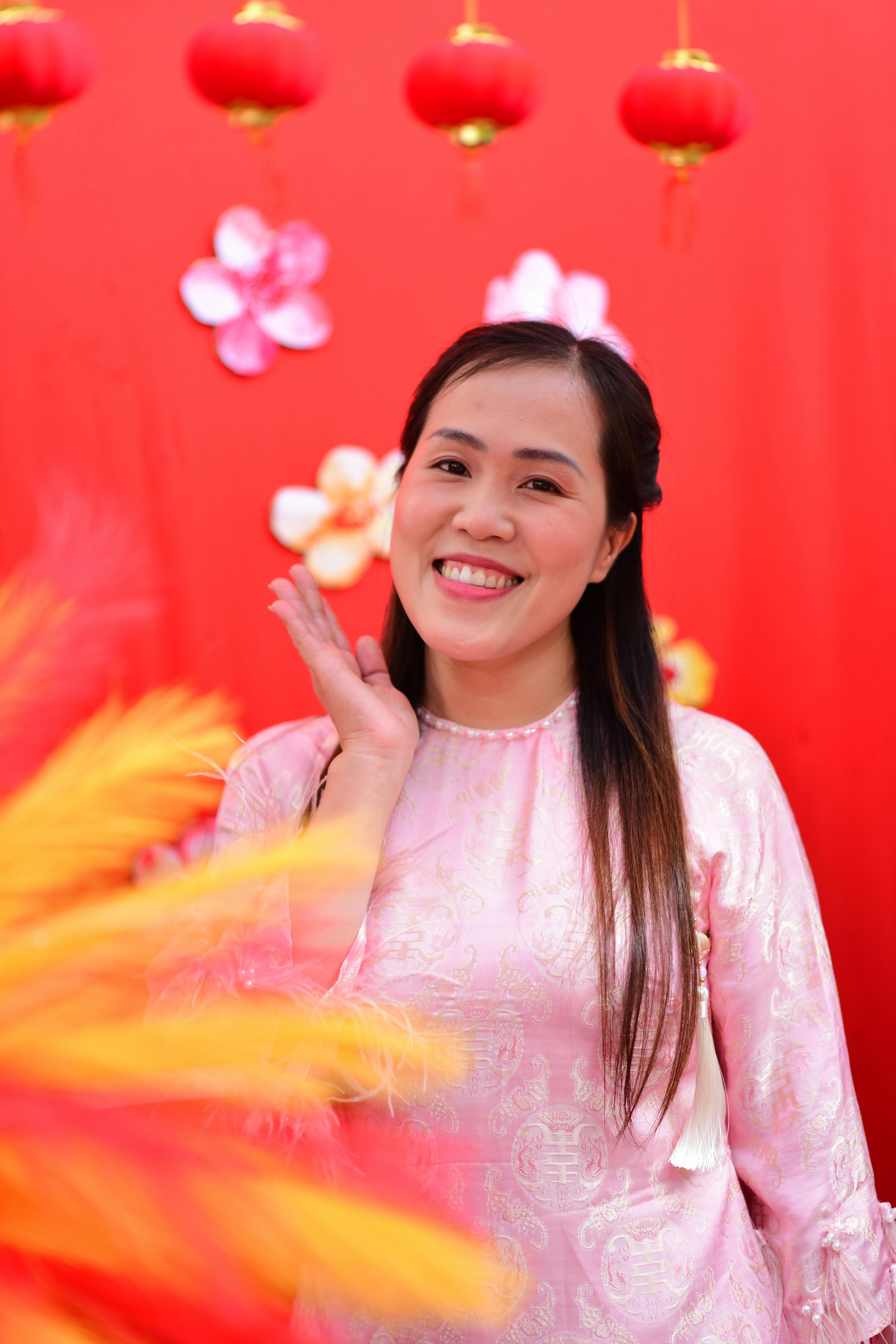 Gratis Immagine gratuita di abbigliamento culturale, abbigliamento tradizionale, agitando la mano Foto a disposizione