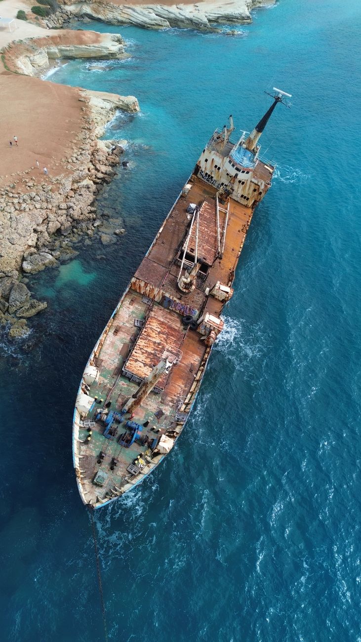 Shipwreck in Cyprus, authorities investigate passenger allegations