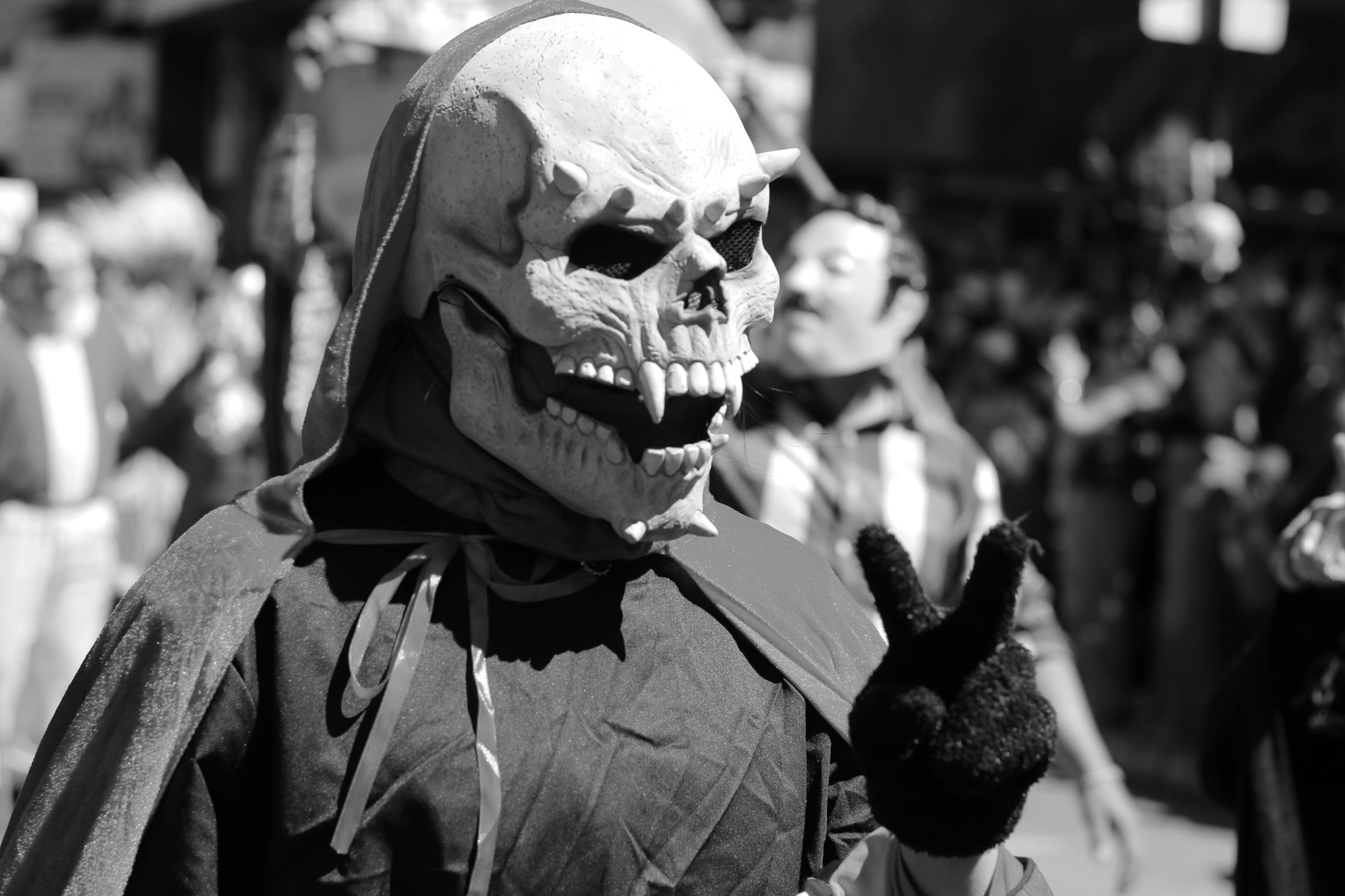 Gratis Costume da scheletro con una spettacolare maschera da teschio durante una vivace parata di festa a Pachuca. Foto a disposizione