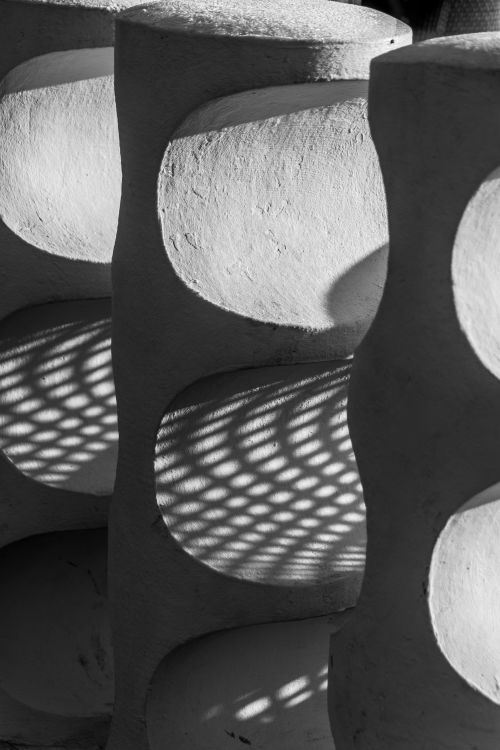 Abstract Architectural Light and Shadow Patterns · Free Stock Photo