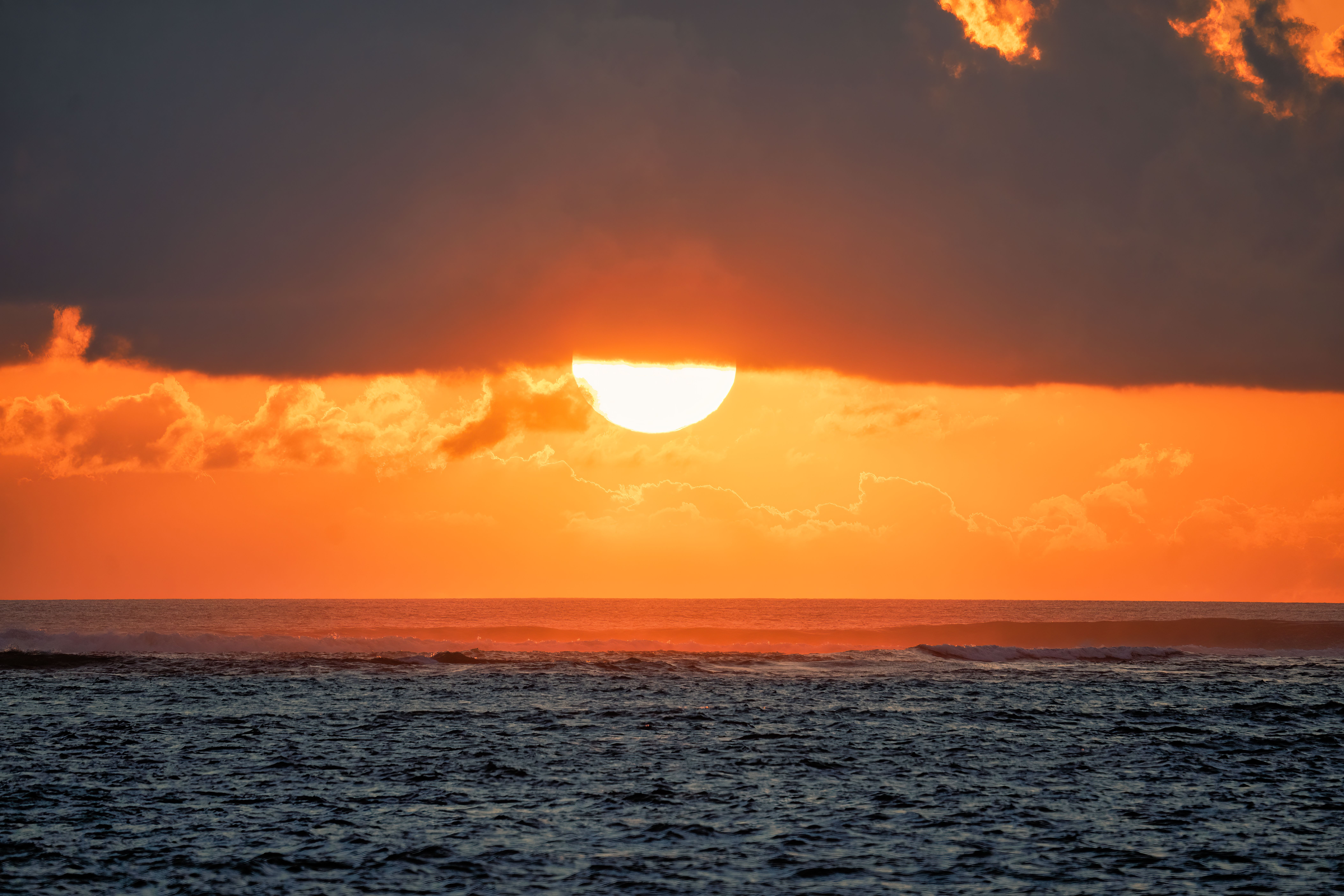 Stunning Sunset Over Ocean in Bali, Indonesia · Free Stock Photo