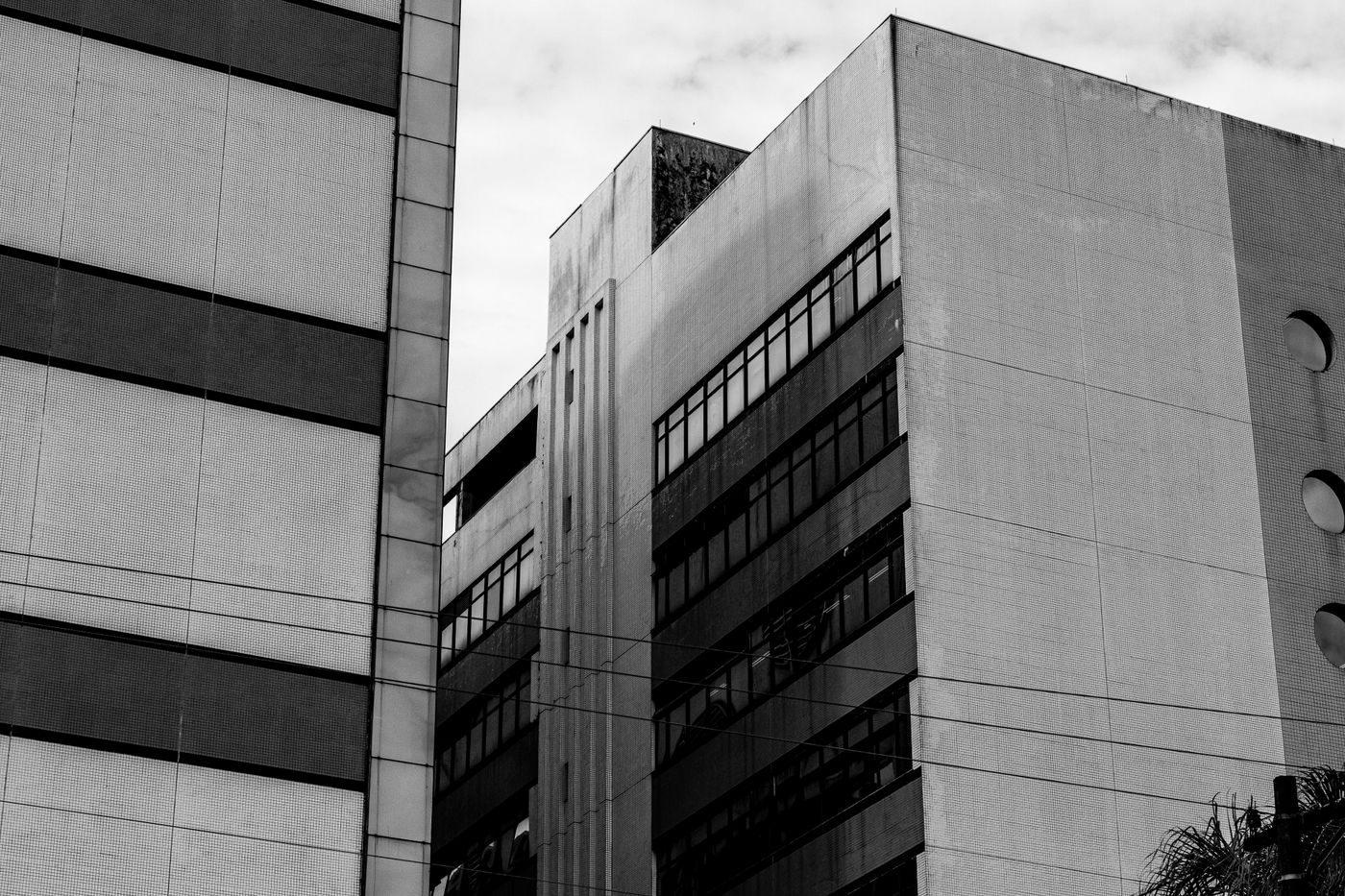 Architettura moderna in bianco e nero