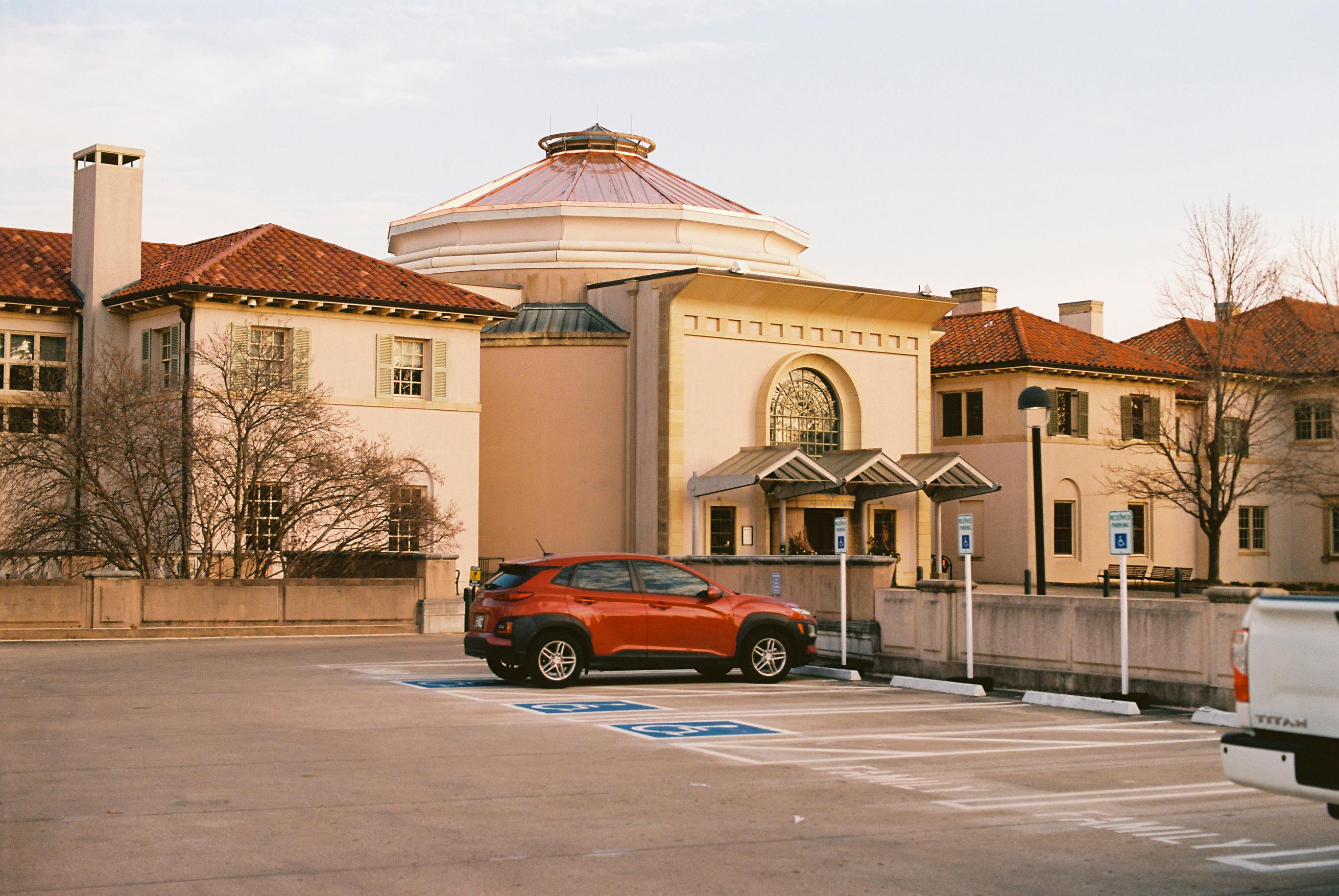 Kostnadsfria Kostnadsfri bild av allmän plats, apelsinbyggnad, arkitektur Stock foto