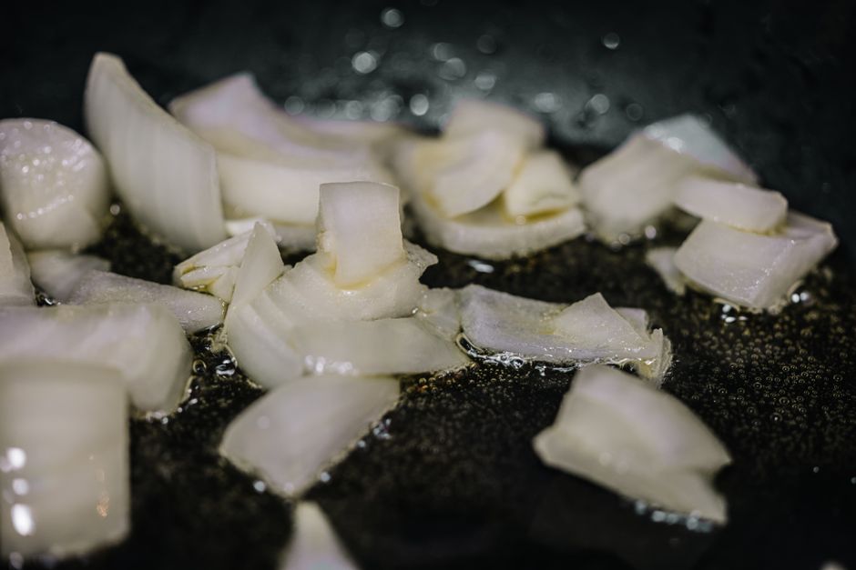 French Onion Soup in 2026: Baking Soda vs. Salt - Which Method Works Best?
