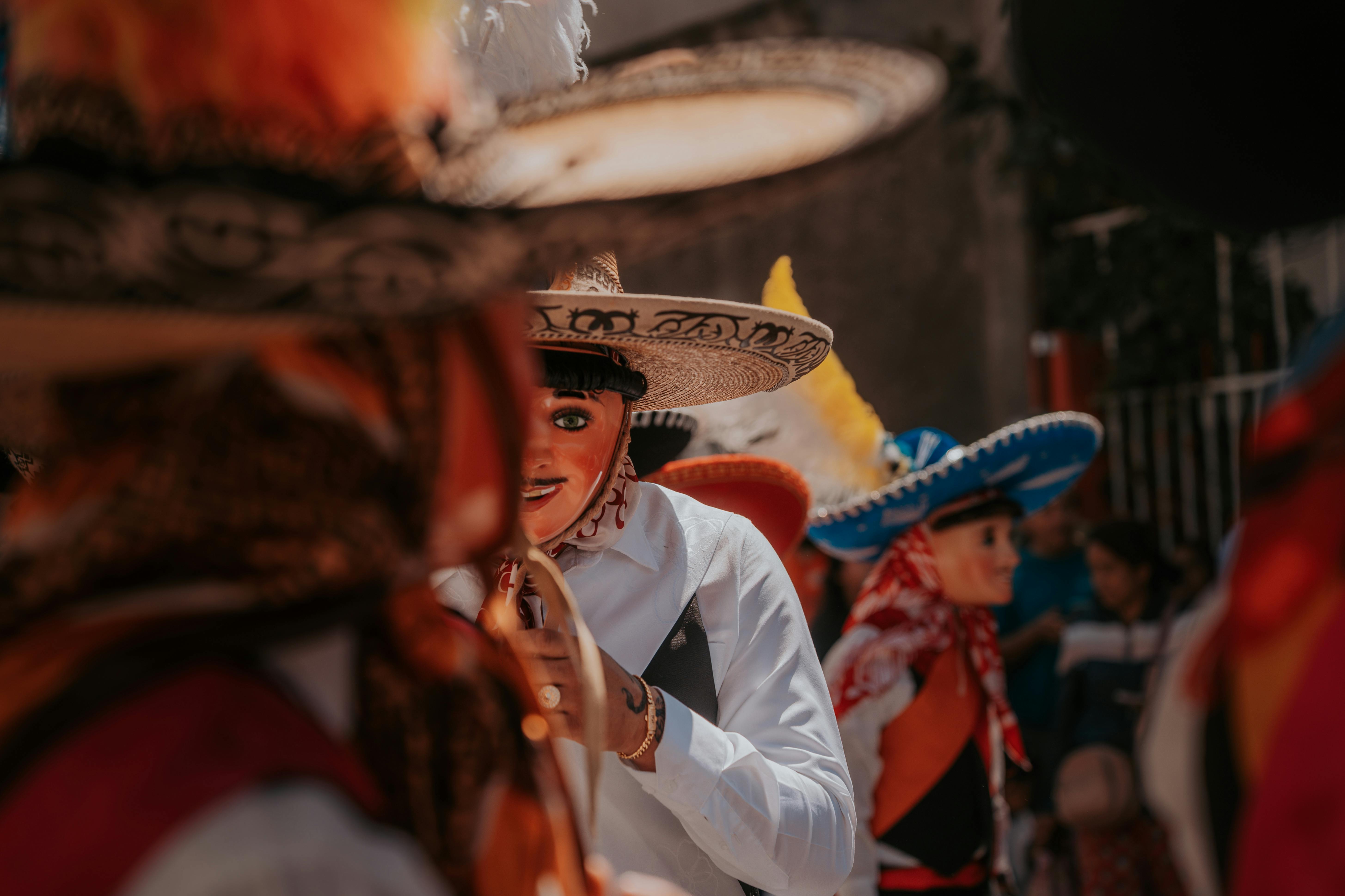 Gratis Colorata festa a Puebla, in Messico, con ballerini in abiti tradizionali. Foto a disposizione