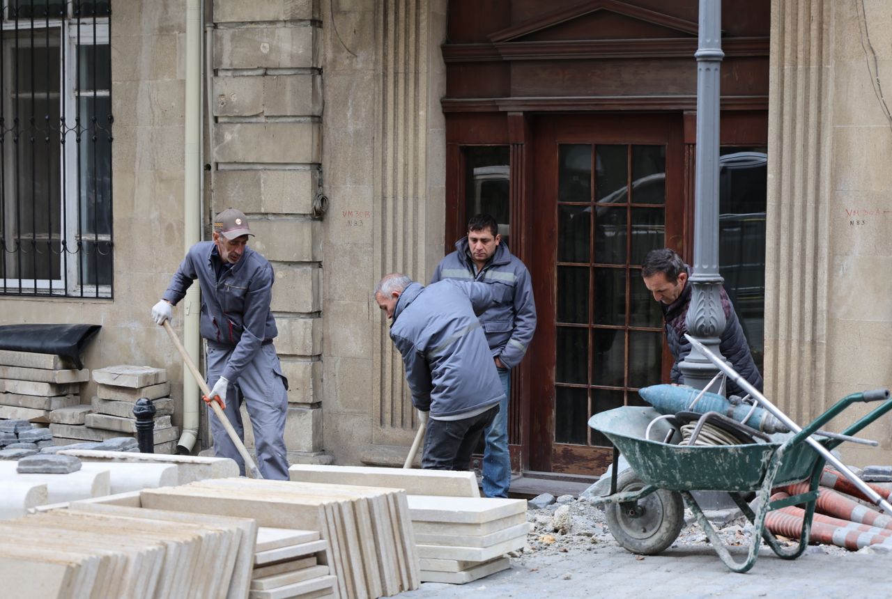 House removals Govilon — removals work in progress