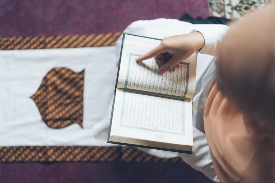 Panduan Lengkap Bacaan Asmaul Husna: Dari Lisan Menuju Hati Panduan Lengkap Bacaan Asmaul Husna: Dari Lisan Menuju Hati