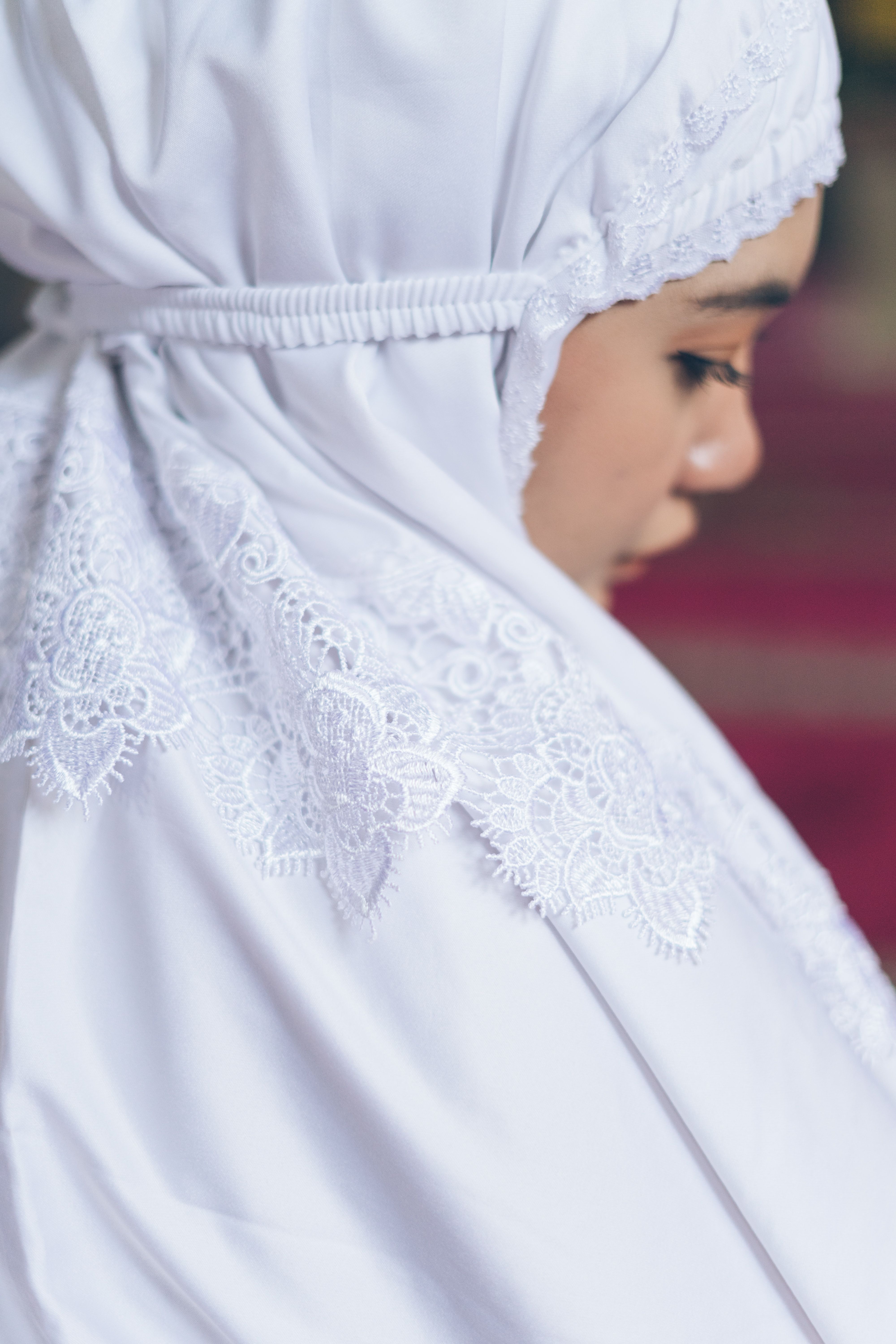 Close-up of Woman in Elegant Lace Hijab · Free Stock Photo