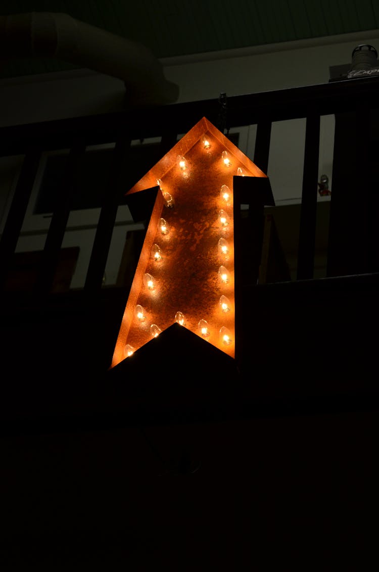 Lighted Brown Arrow Lamp