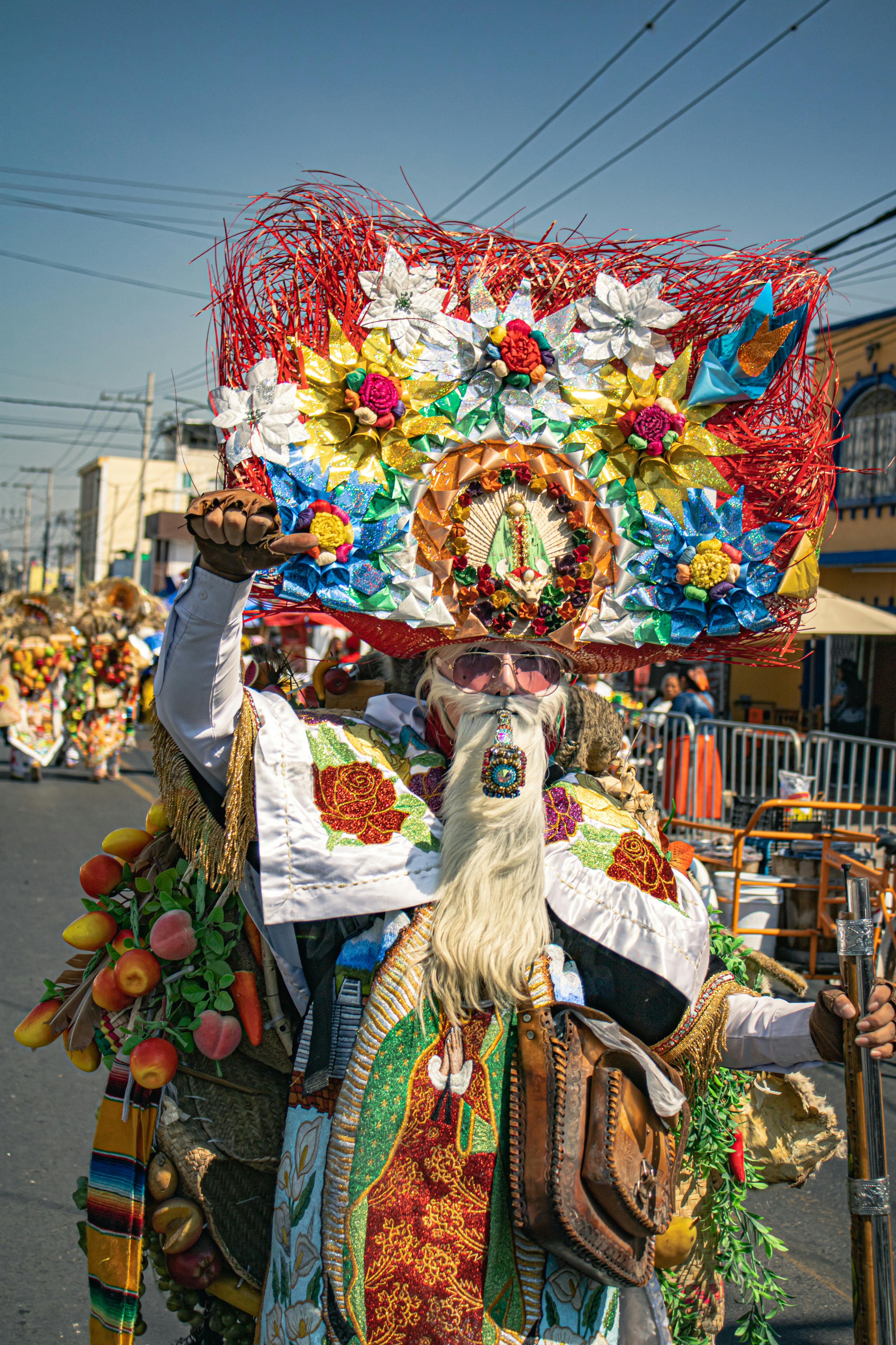 Kostenlos Farbenfrohes mexikanisches Fest mit aufwendigen Kostümen und kulturellen Darbietungen. Stock-Foto