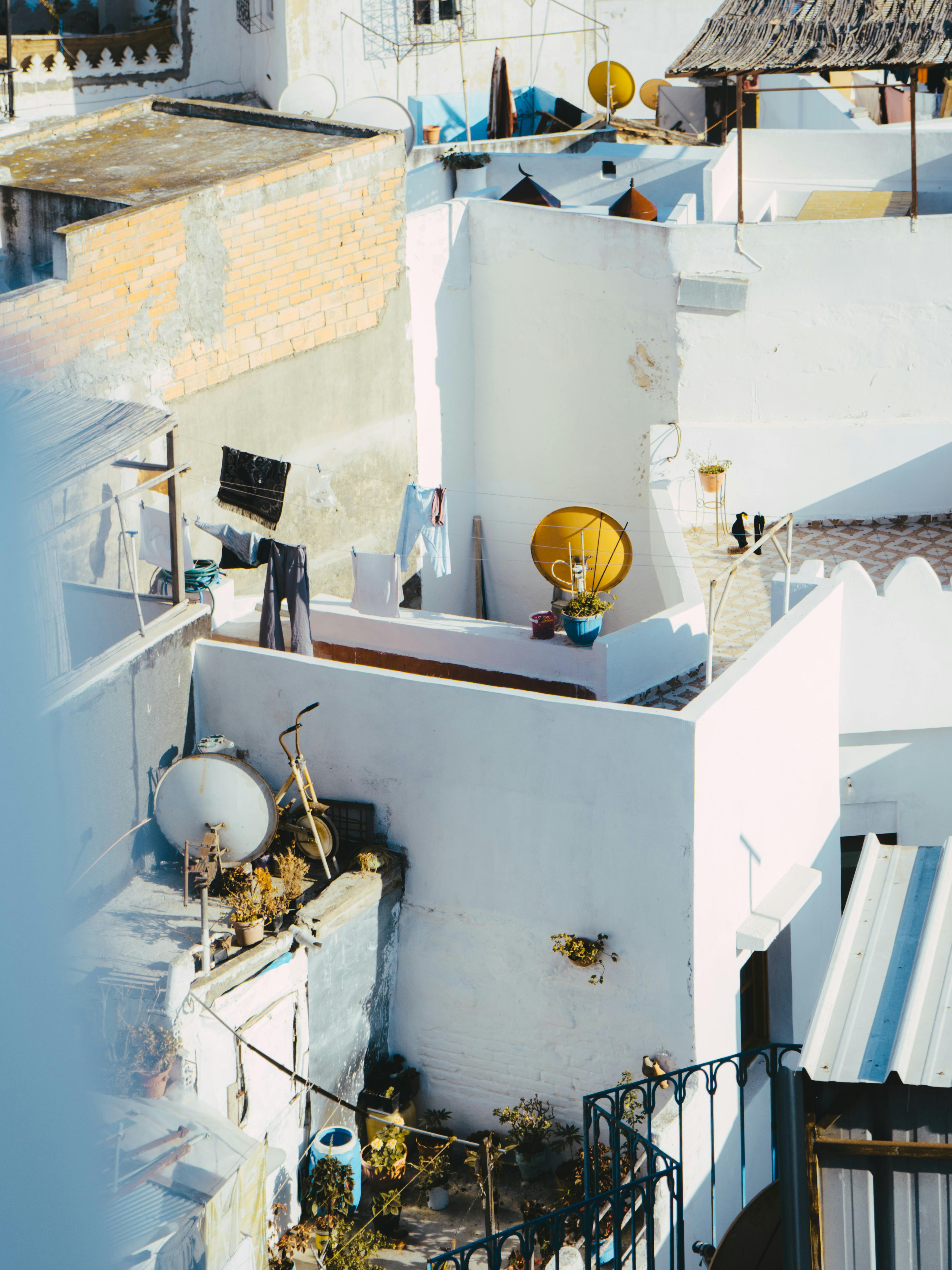 Bezpłatne Darmowe zdjęcie z galerii z afryka, aleja, antena satelitarna Zdjęcie z galerii