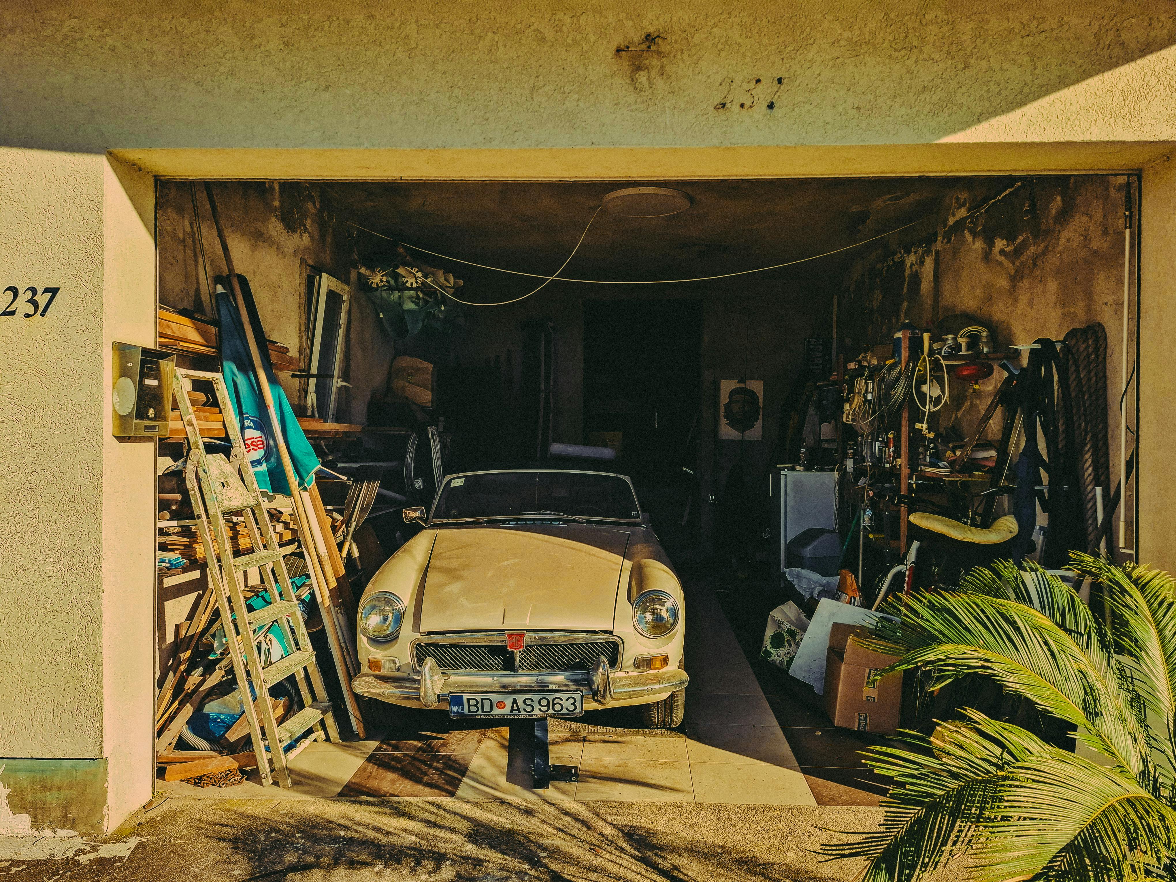 無料 diyガレージ, アンティークカー, ヴィンテージオートの無料の写真素材 写真素材