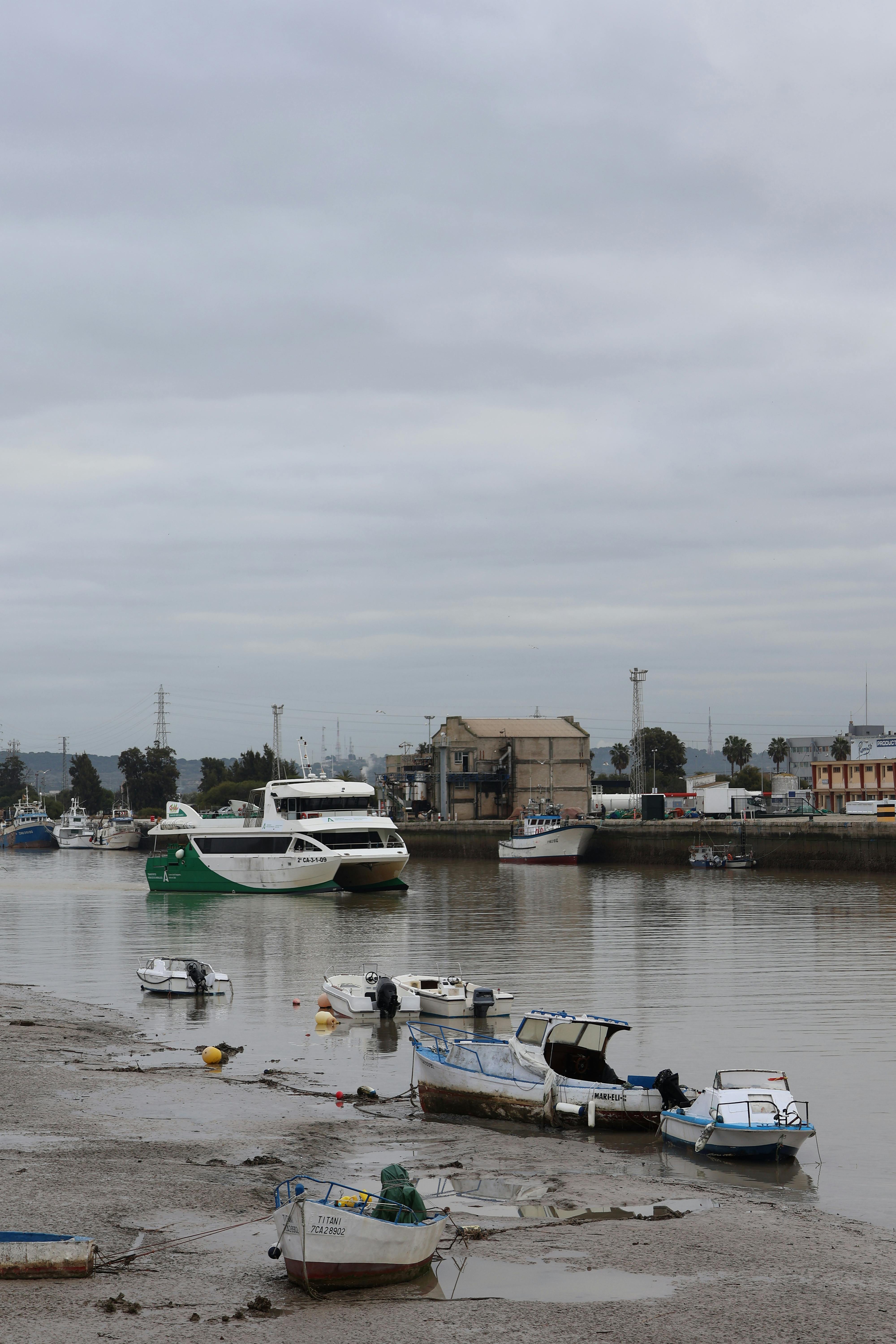 Scenic view of boats along the river in El Puerto de Santa María, Spain.