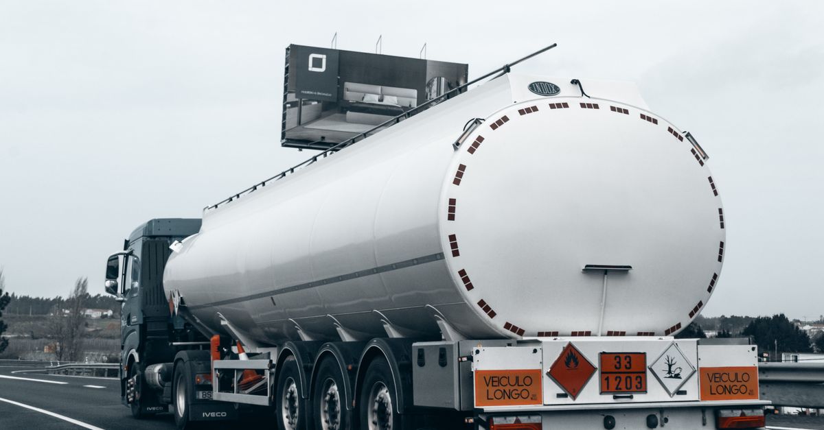 AI Dashcams vs Traditional Dashcams: ROI Comparison for US Fleet Managers