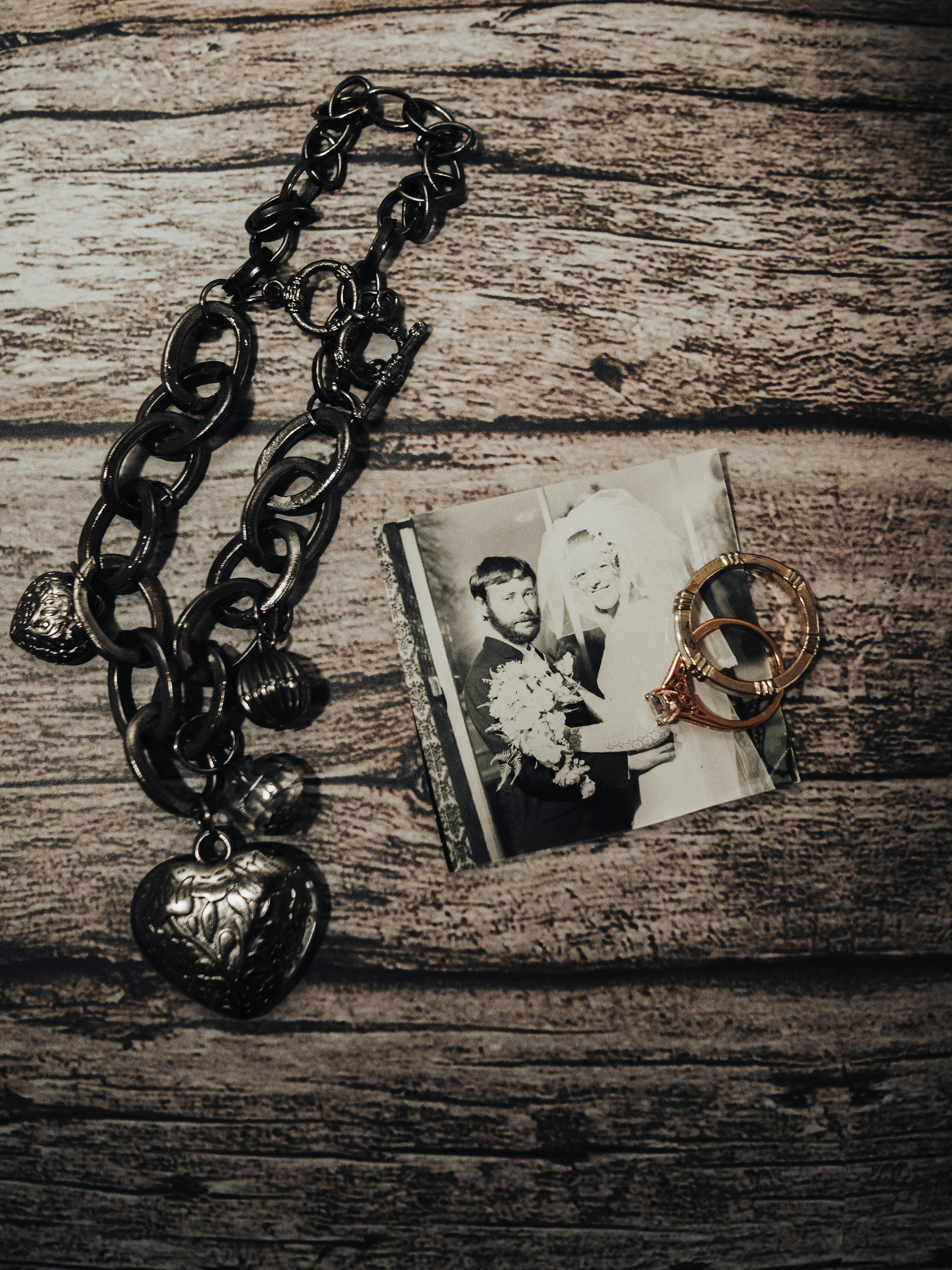 Bezpłatne Darmowe zdjęcie z galerii z akcesoria, antyczny, biżuteria Zdjęcie z galerii