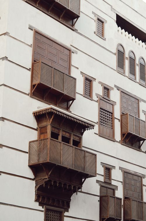 Free Stunning view of historic architecture in Jeddah's Al-Balad, showcasing traditional wooden windows and balconies. Stock Photo