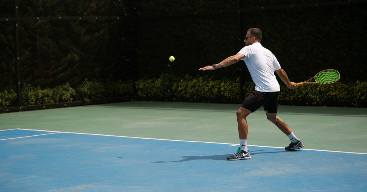 Les Secrets des Étoiles du Tennis pour Améliorer Votre Jeu