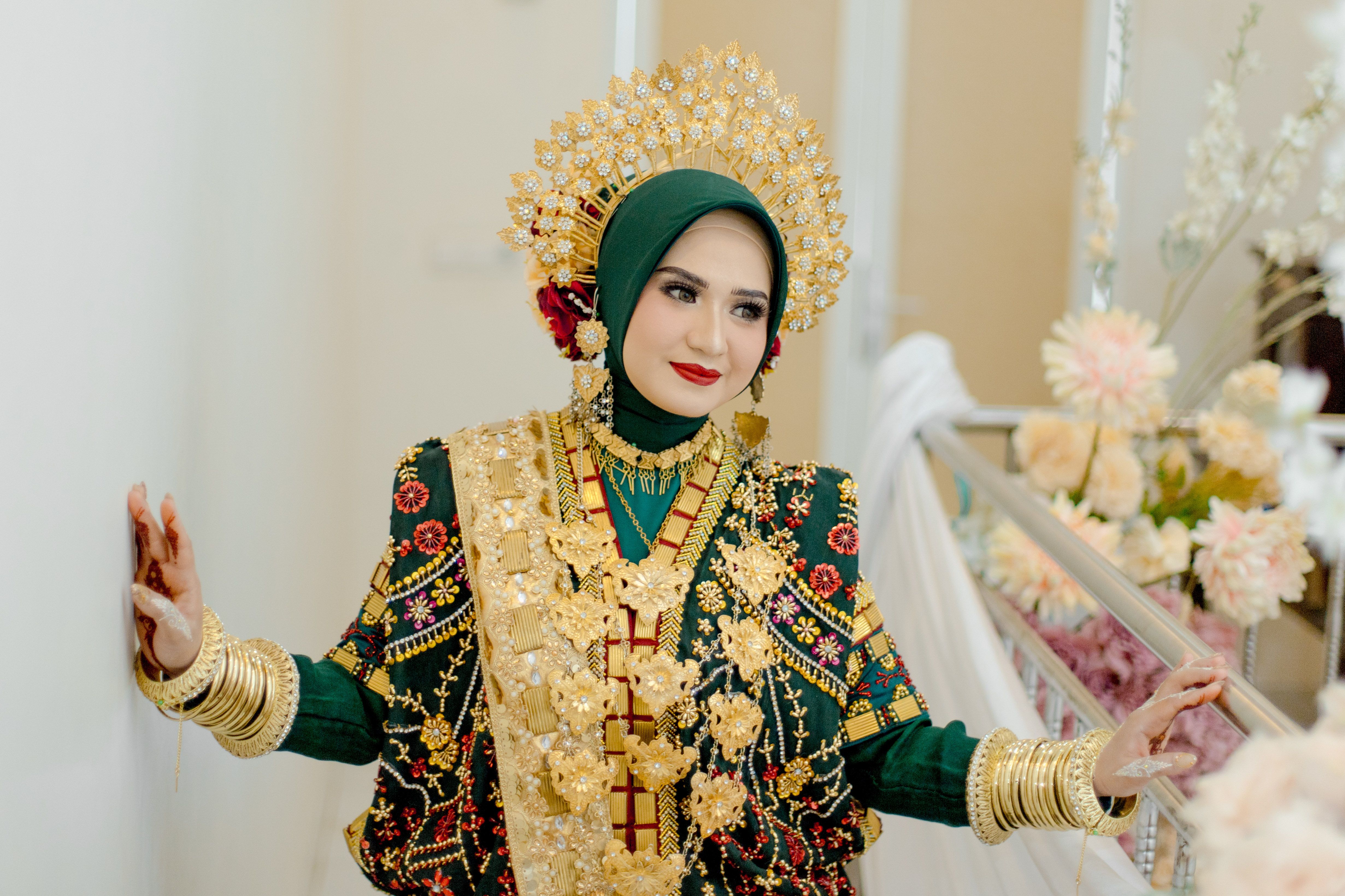 Elegant Bride in Traditional Bugis Attire